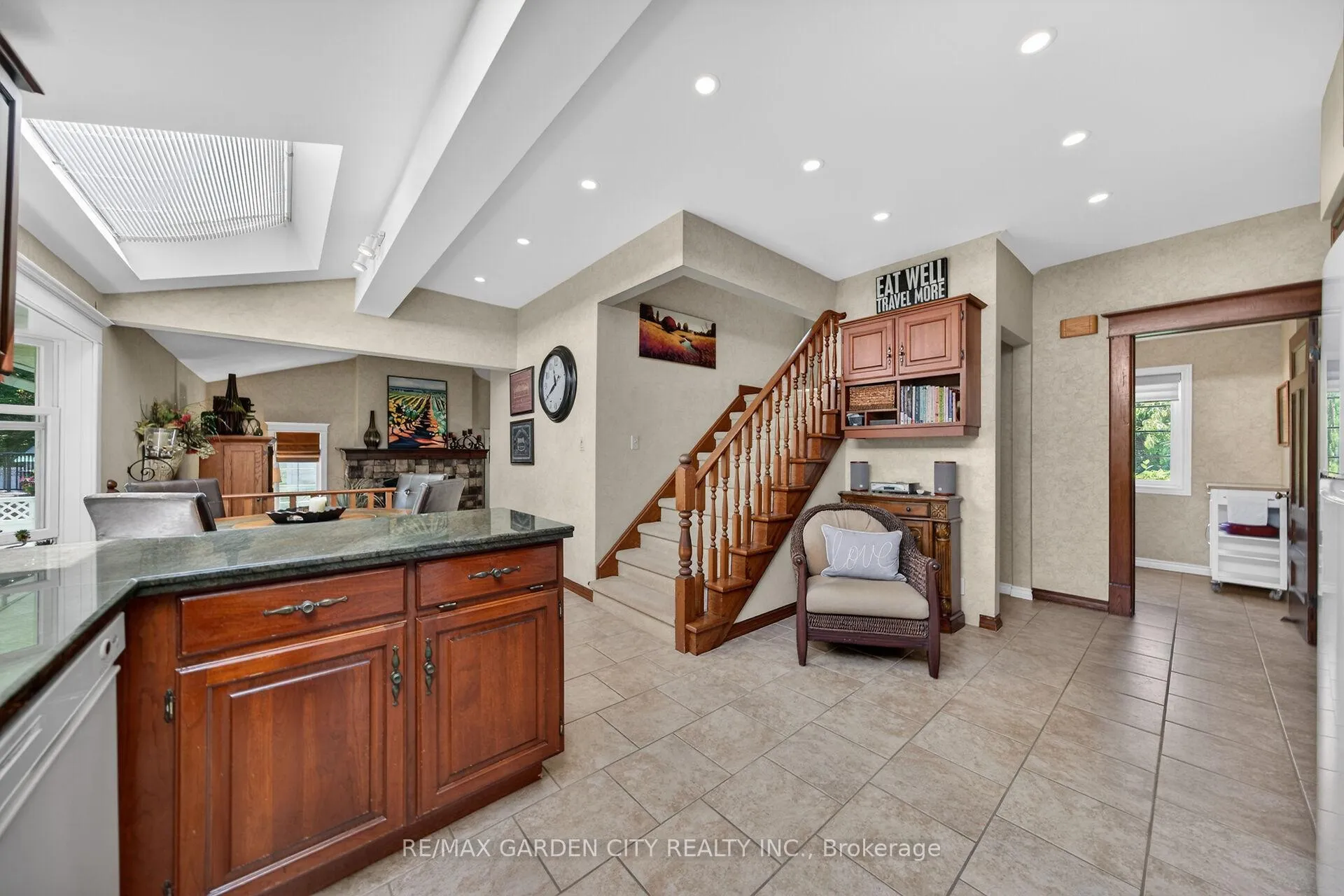 Photo 22 of 24-26 Maple Avenue, Grimsby, Grimsby East — HOMEH
