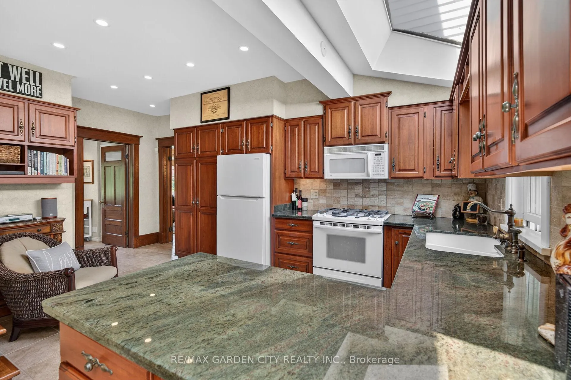 Photo 23 of 24-26 Maple Avenue, Grimsby, Grimsby East — HOMEH