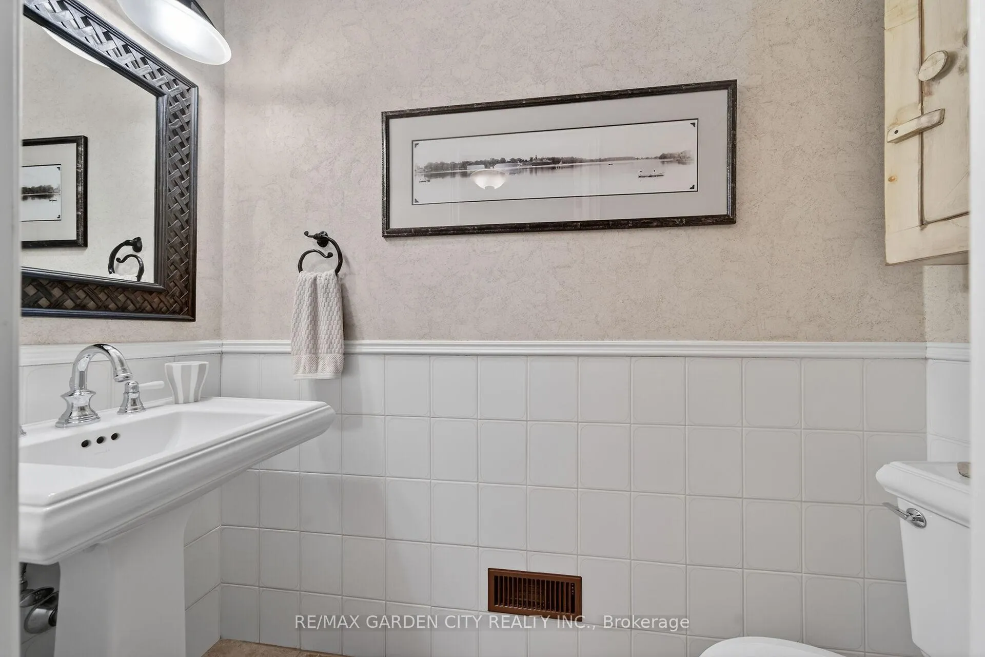 Photo 28 of 24-26 Maple Avenue, Grimsby, Grimsby East — HOMEH