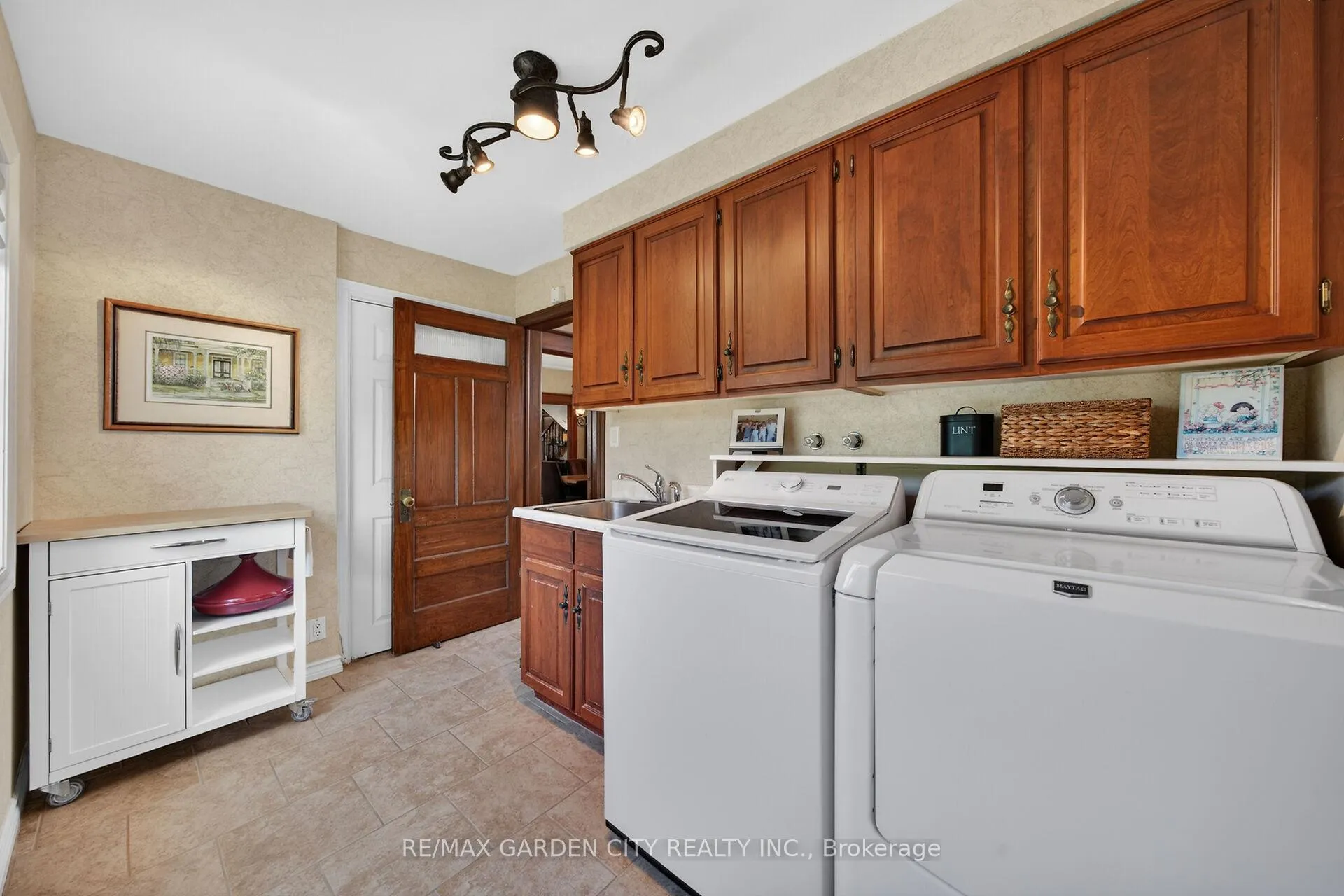 Photo 29 of 24-26 Maple Avenue, Grimsby, Grimsby East — HOMEH
