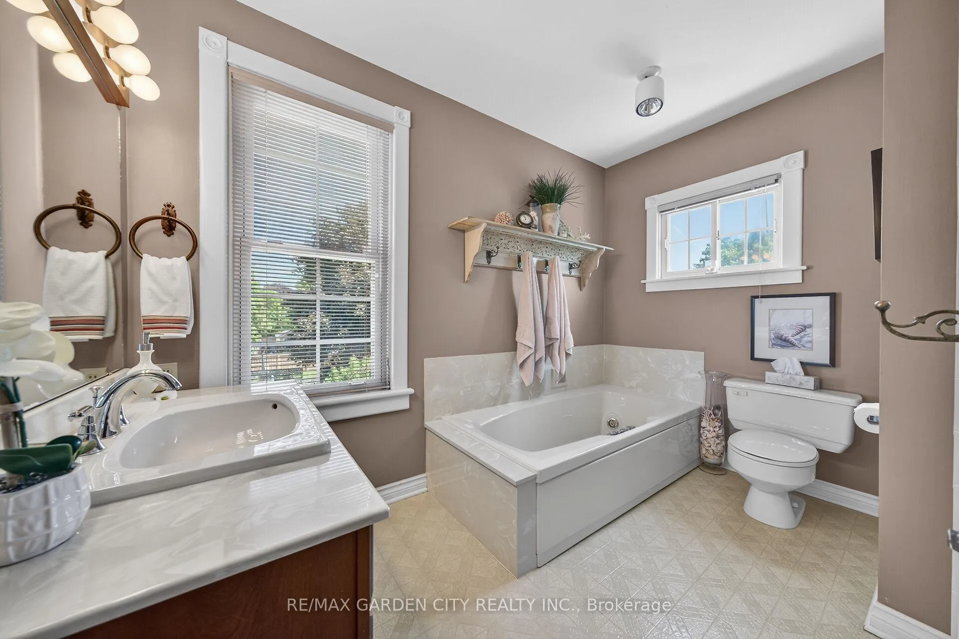 Photo 35 of 24-26 Maple Avenue, Grimsby, Grimsby East — HOMEH
