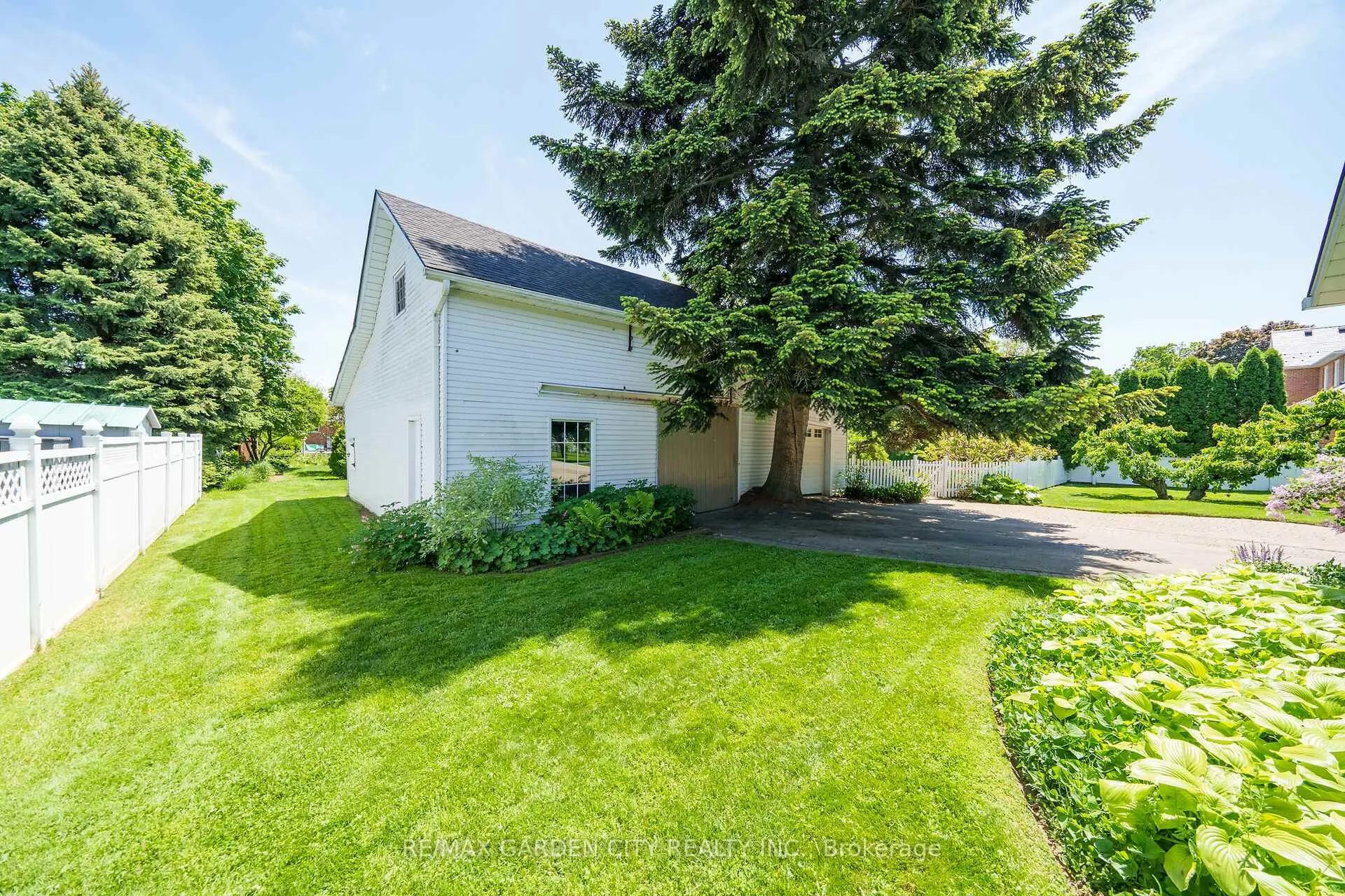 Photo 38 of 24-26 Maple Avenue, Grimsby, Grimsby East — HOMEH