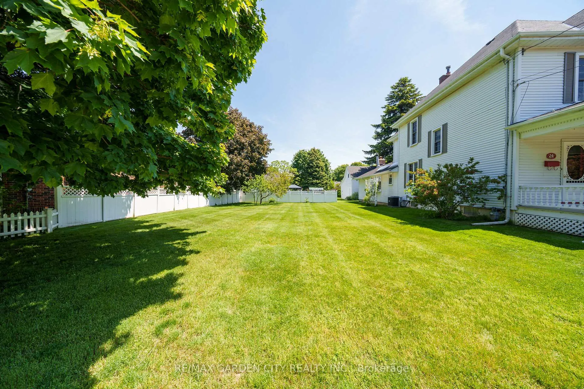Photo 43 of 24-26 Maple Avenue, Grimsby, Grimsby East — HOMEH