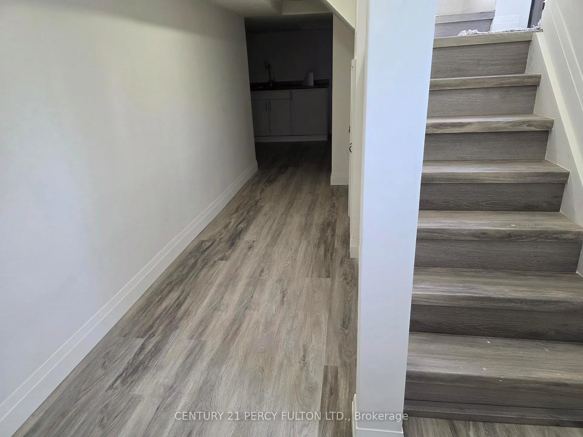 Photo 6 of 15 Ottawa Street S, Hamilton, Delta — HOMEH