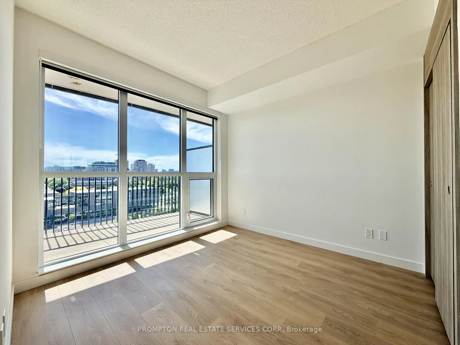 Photo 5 of Unit 1216, 75 Billes Heights, North York, Bayview Village — HOMEH