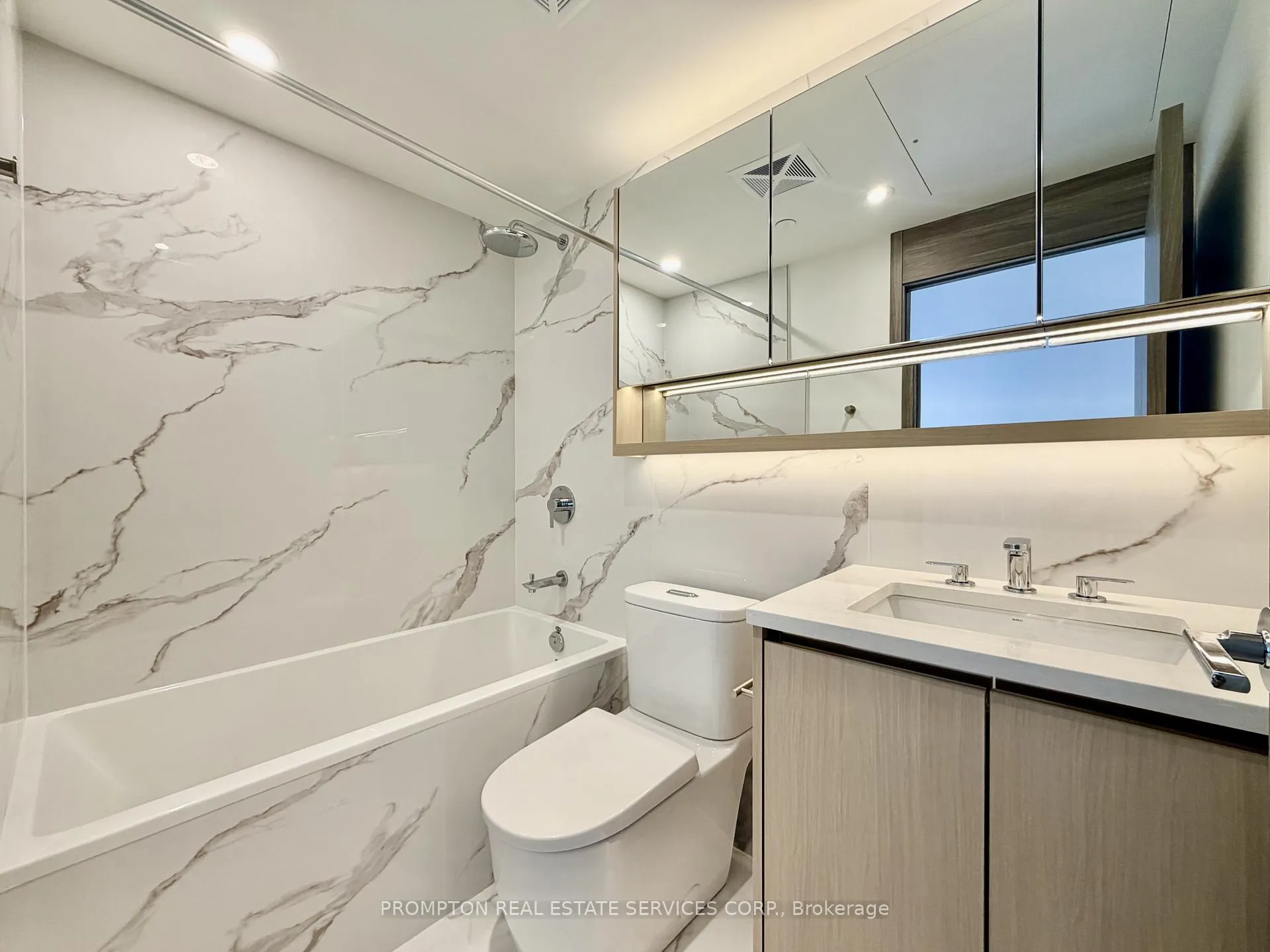 Photo 8 of Unit 1216, 75 Billes Heights, North York, Bayview Village — HOMEH