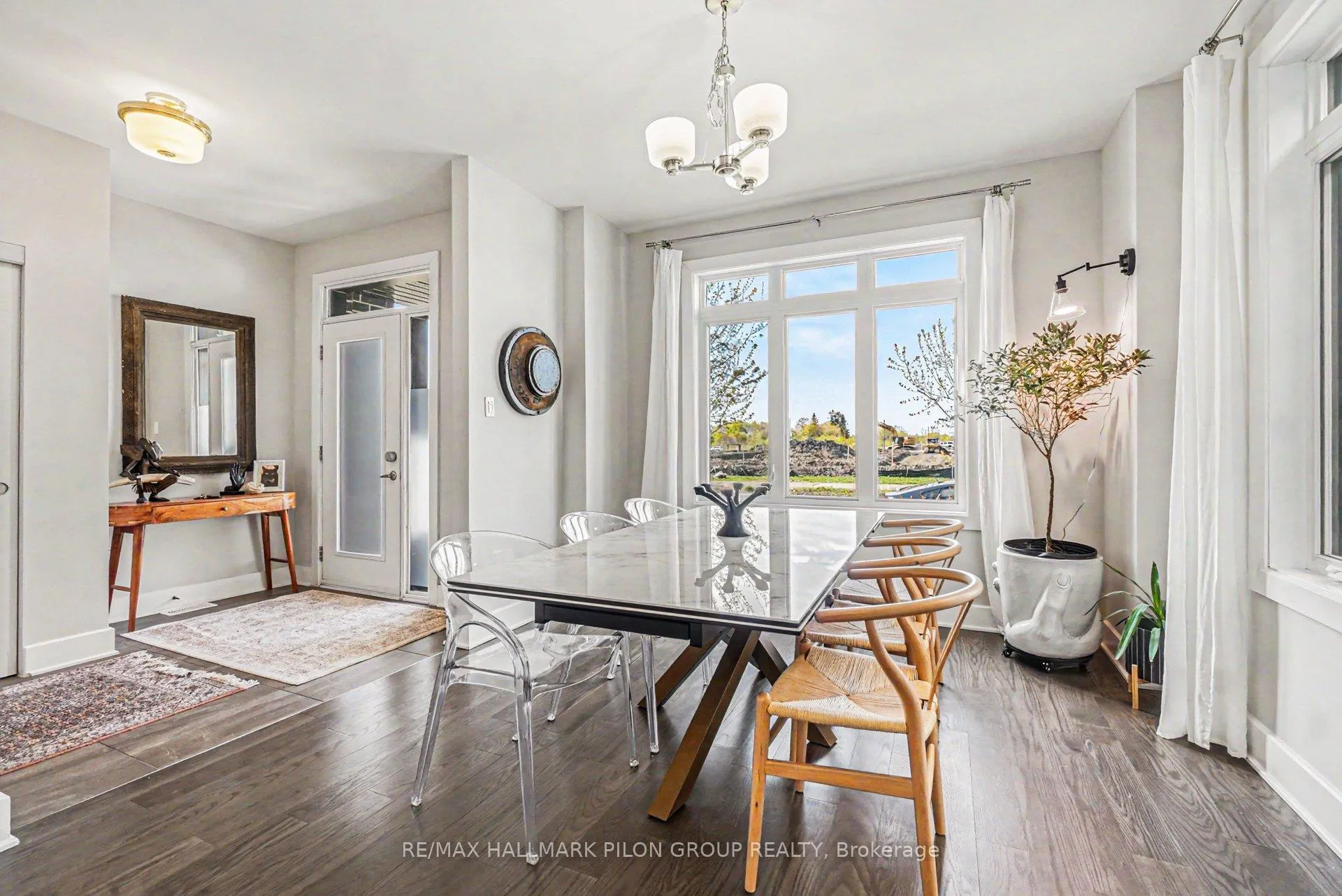 Photo 7 of 618 Mikinak Road, Ottawa, CFB Rockcliffe and Area — HOMEH