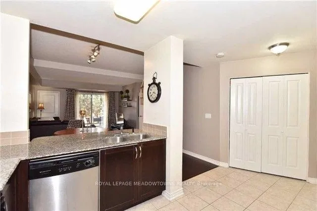 Photo 3 of Unit 101, 8026 Kipling Avenue N, Vaughan, West Woodbridge — HOMEH