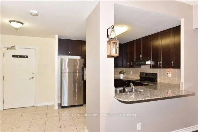 Photo 4 of Unit 101, 8026 Kipling Avenue N, Vaughan, West Woodbridge — HOMEH