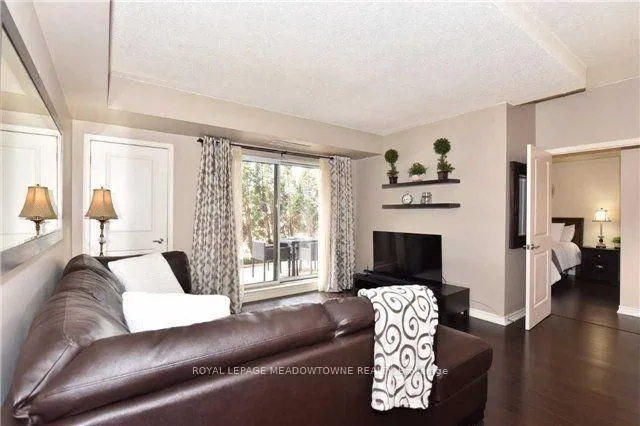 Photo 6 of Unit 101, 8026 Kipling Avenue N, Vaughan, West Woodbridge — HOMEH