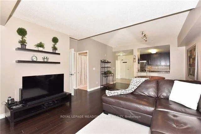 Photo 7 of Unit 101, 8026 Kipling Avenue N, Vaughan, West Woodbridge — HOMEH