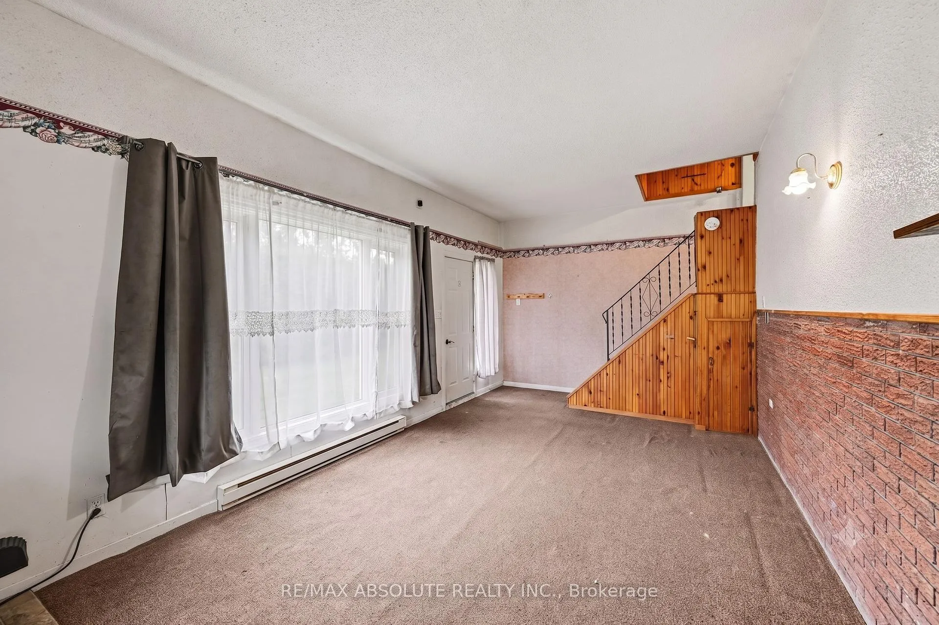 Photo 5 of 5333 Highway 17, Ottawa, Kinburn — HOMEH