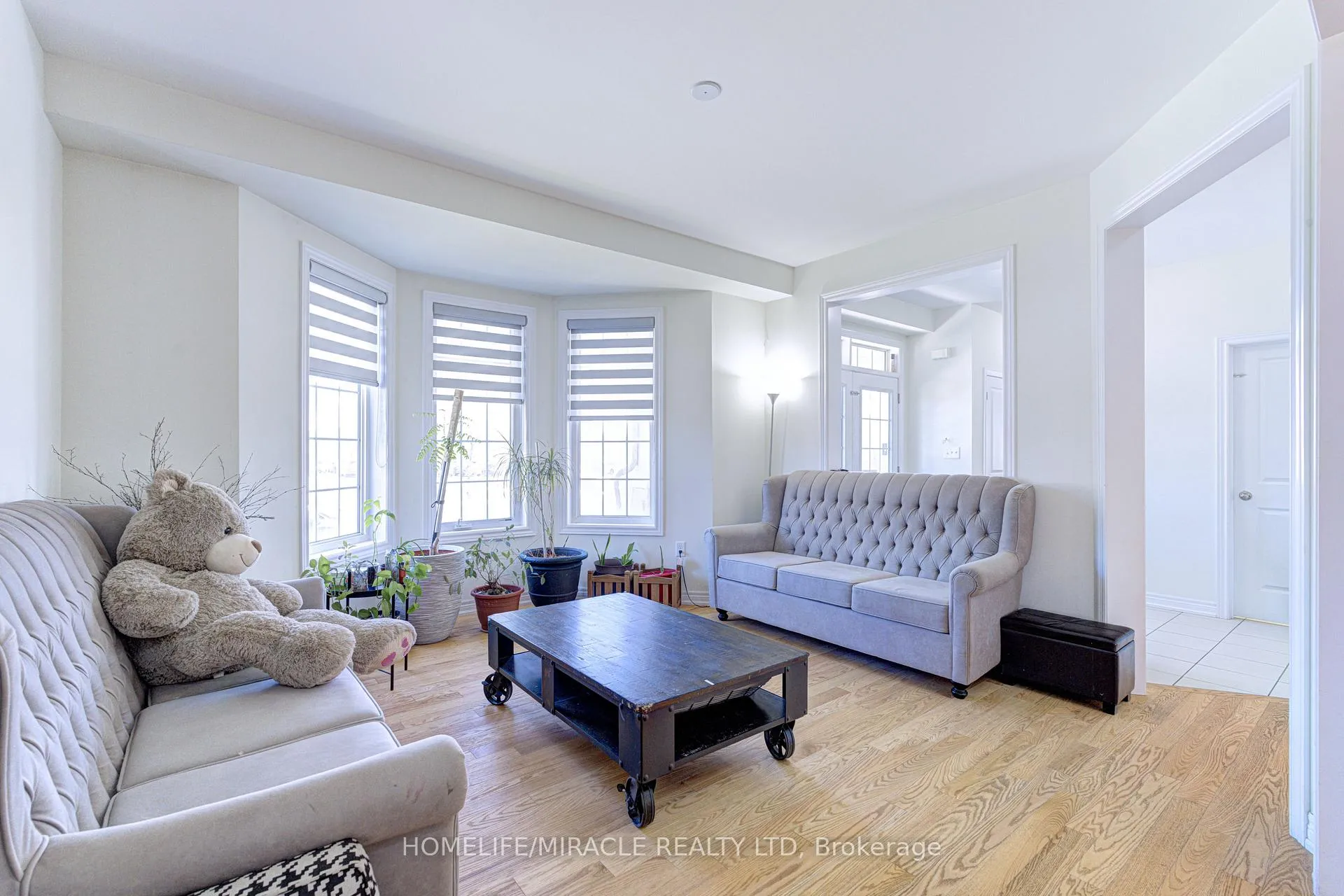 Photo 9 of 566 Brisdale Drive, Brampton, Northwest Brampton — HOMEH
