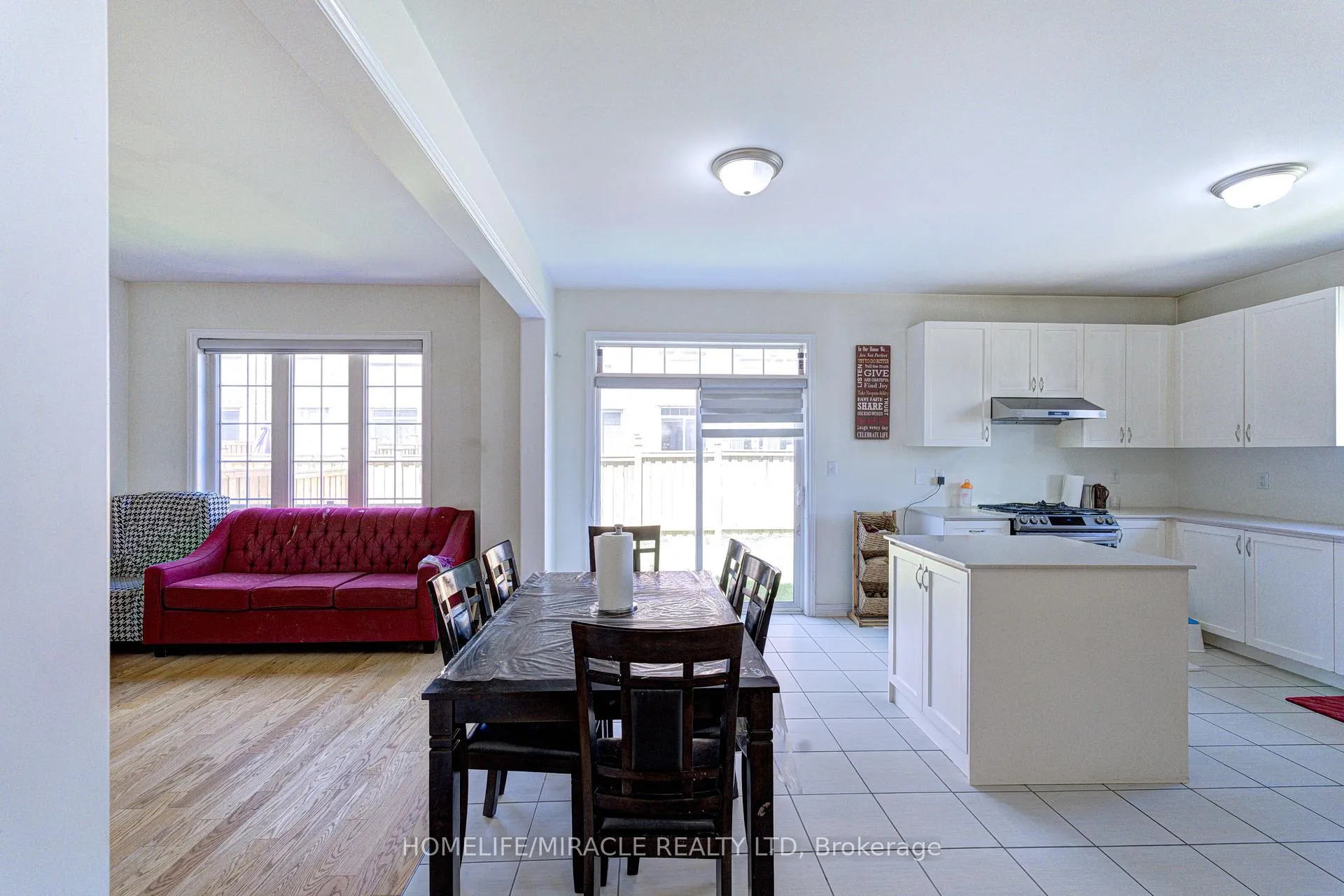 Photo 11 of 566 Brisdale Drive, Brampton, Northwest Brampton — HOMEH