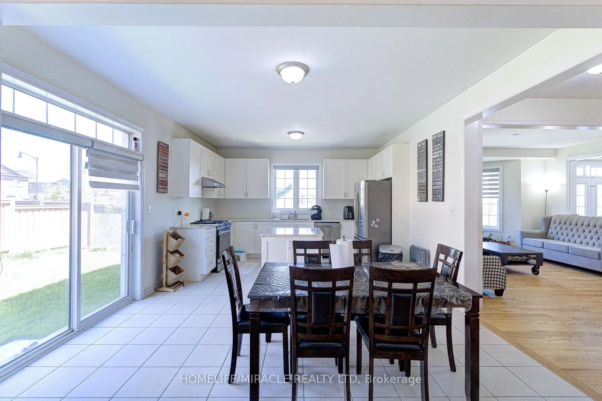 Photo 12 of 566 Brisdale Drive, Brampton, Northwest Brampton — HOMEH