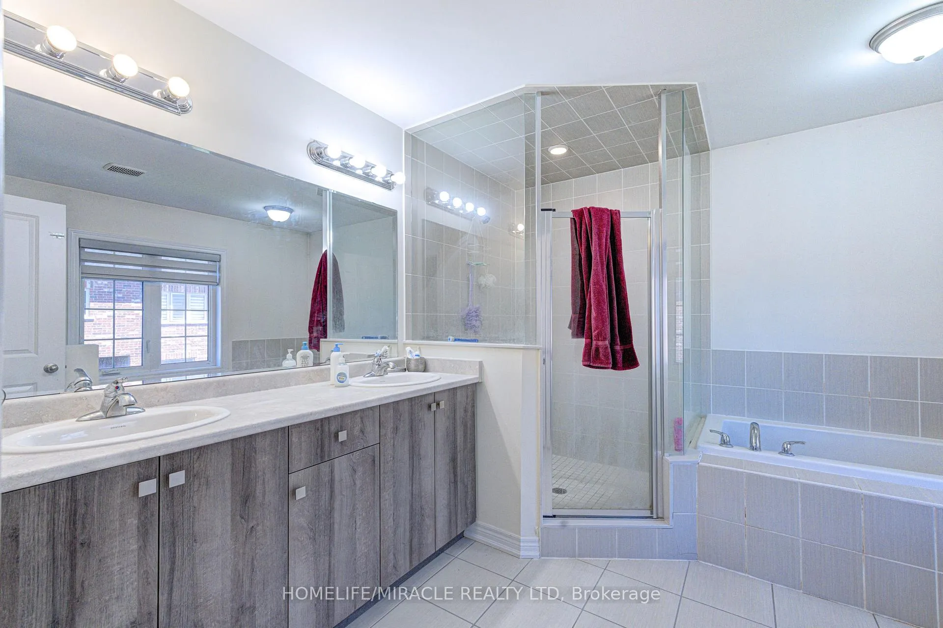 Photo 22 of 566 Brisdale Drive, Brampton, Northwest Brampton — HOMEH