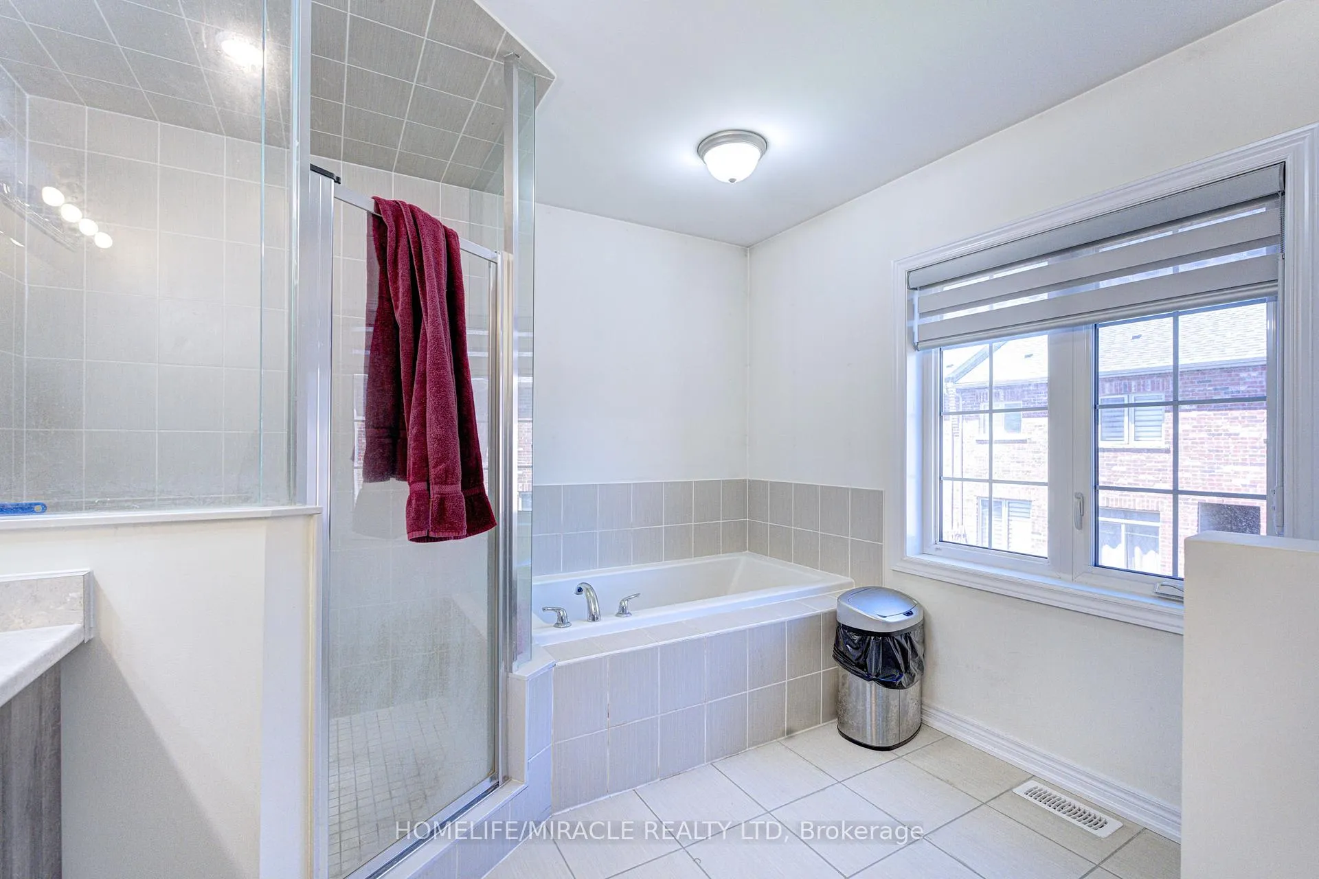 Photo 23 of 566 Brisdale Drive, Brampton, Northwest Brampton — HOMEH
