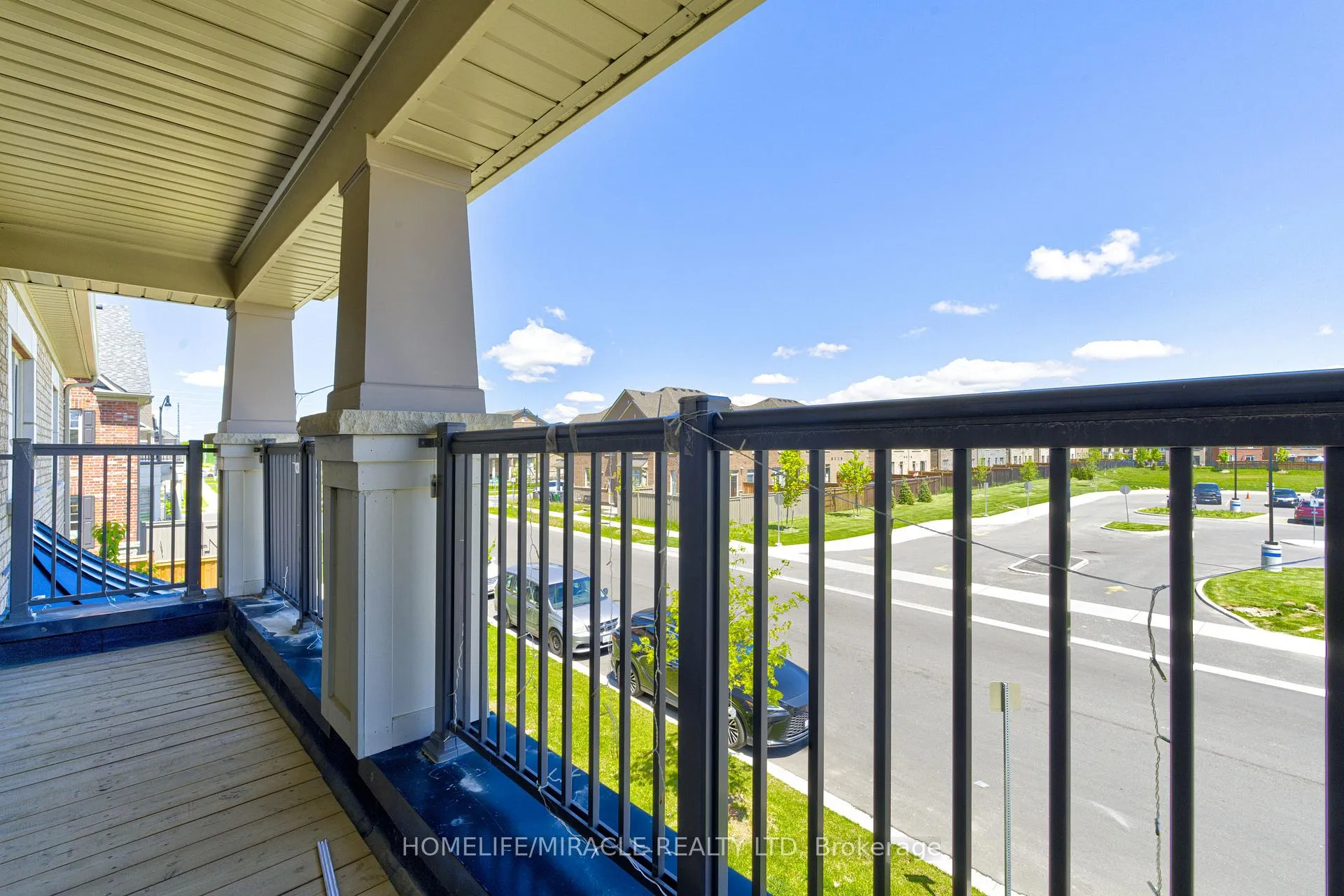 Photo 33 of 566 Brisdale Drive, Brampton, Northwest Brampton — HOMEH