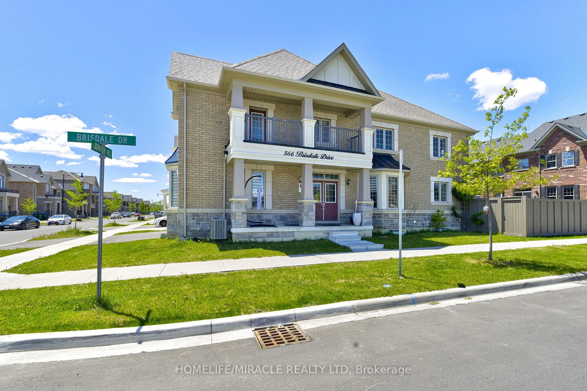 Photo 40 of 566 Brisdale Drive, Brampton, Northwest Brampton — HOMEH