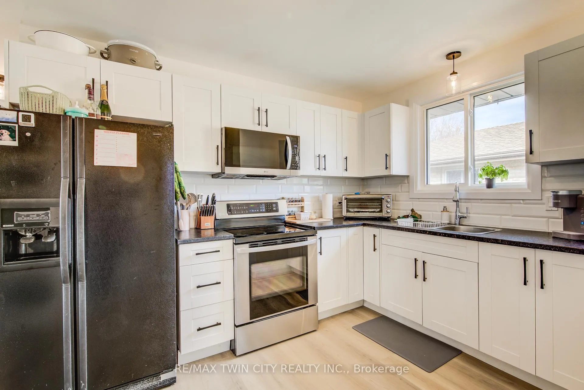 Photo 12 of 183 Dinison Crescent, Kitchener, Laurentian Hills — HOMEH