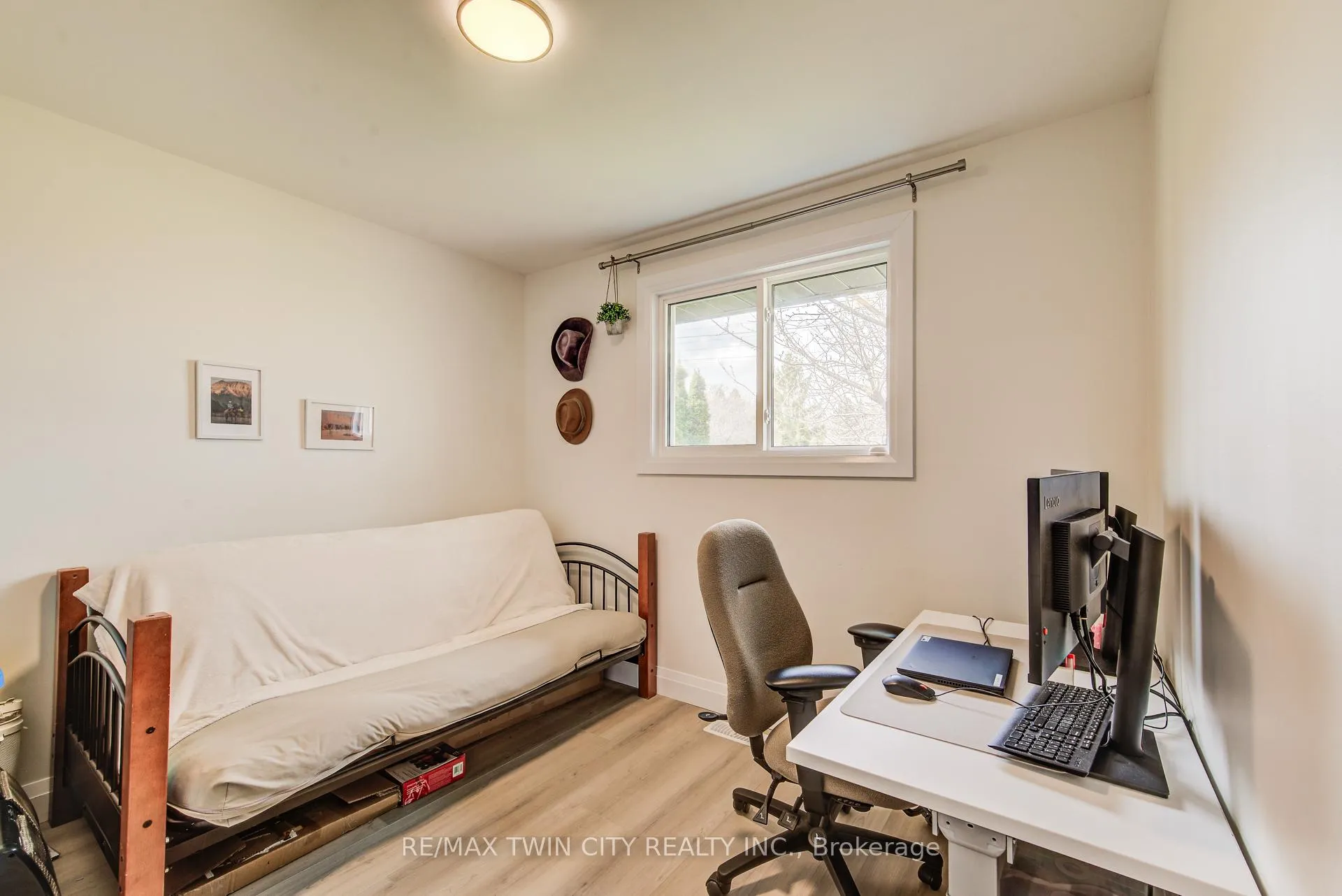 Photo 17 of 183 Dinison Crescent, Kitchener, Laurentian Hills — HOMEH