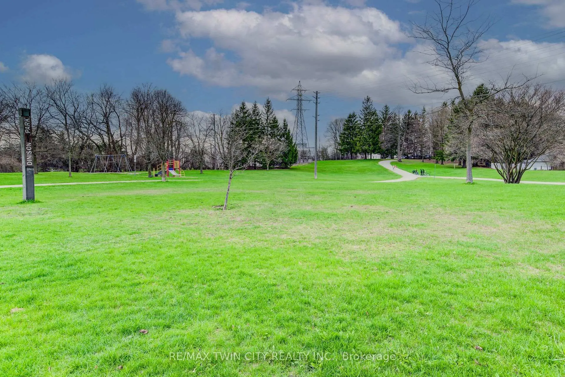 Photo 27 of 183 Dinison Crescent, Kitchener, Laurentian Hills — HOMEH