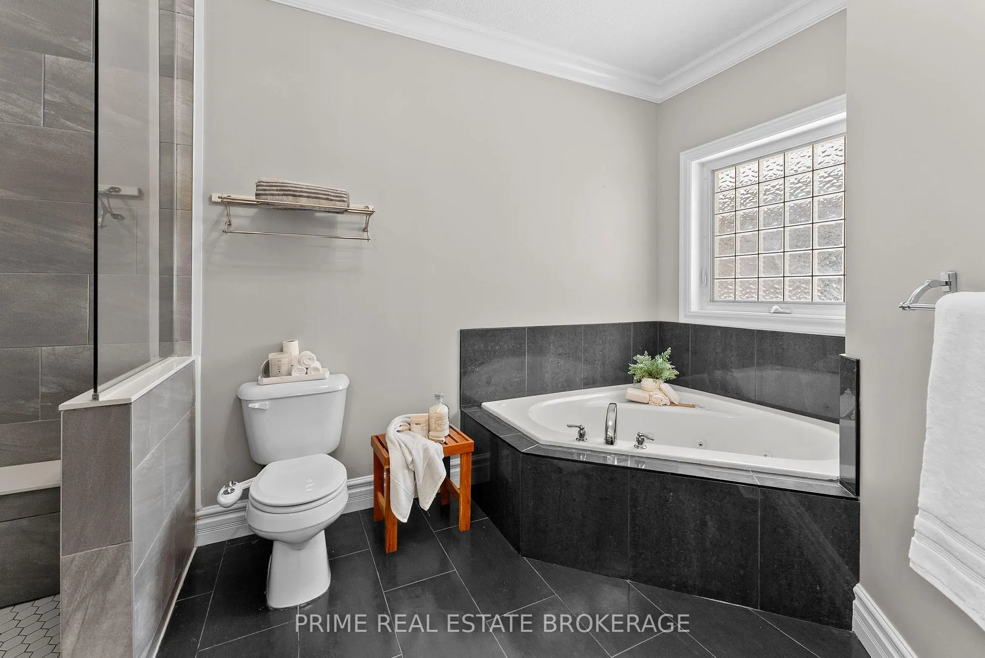 Photo 21 of 3580 Settlement Trail, London, South V — HOMEH