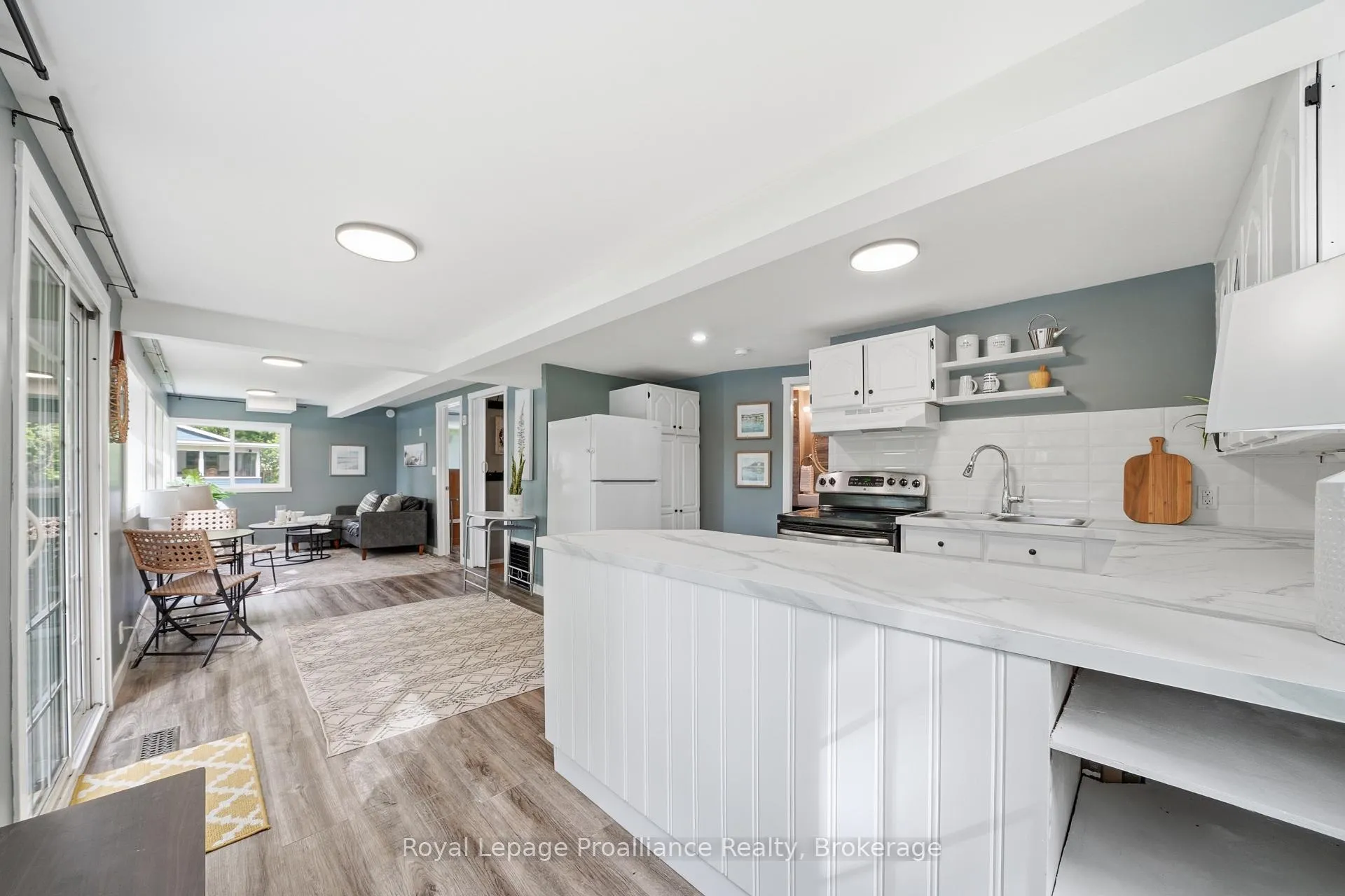Photo 2 of 103 Sanctuary Lane, Belleville, Thurlow Ward — HOMEH
