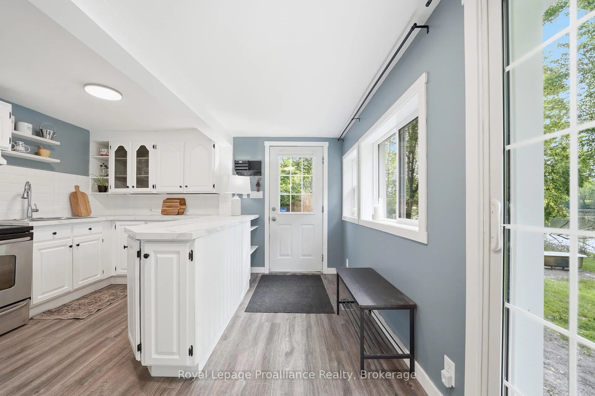 Photo 3 of 103 Sanctuary Lane, Belleville, Thurlow Ward — HOMEH