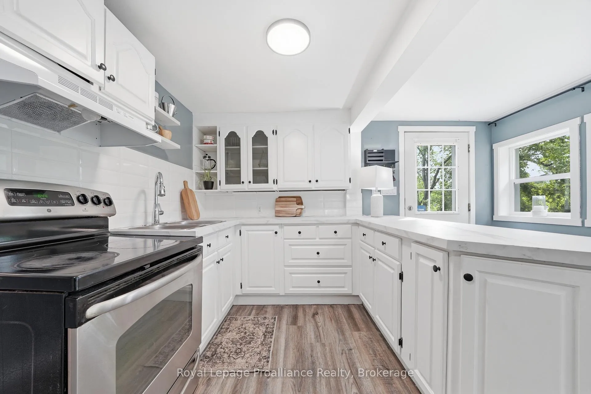 Photo 4 of 103 Sanctuary Lane, Belleville, Thurlow Ward — HOMEH