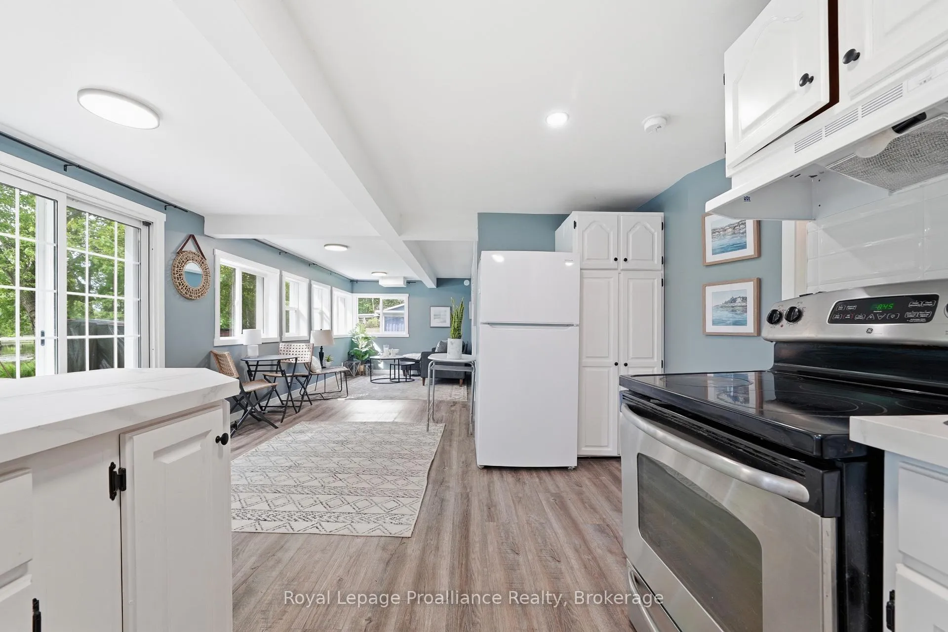 Photo 5 of 103 Sanctuary Lane, Belleville, Thurlow Ward — HOMEH