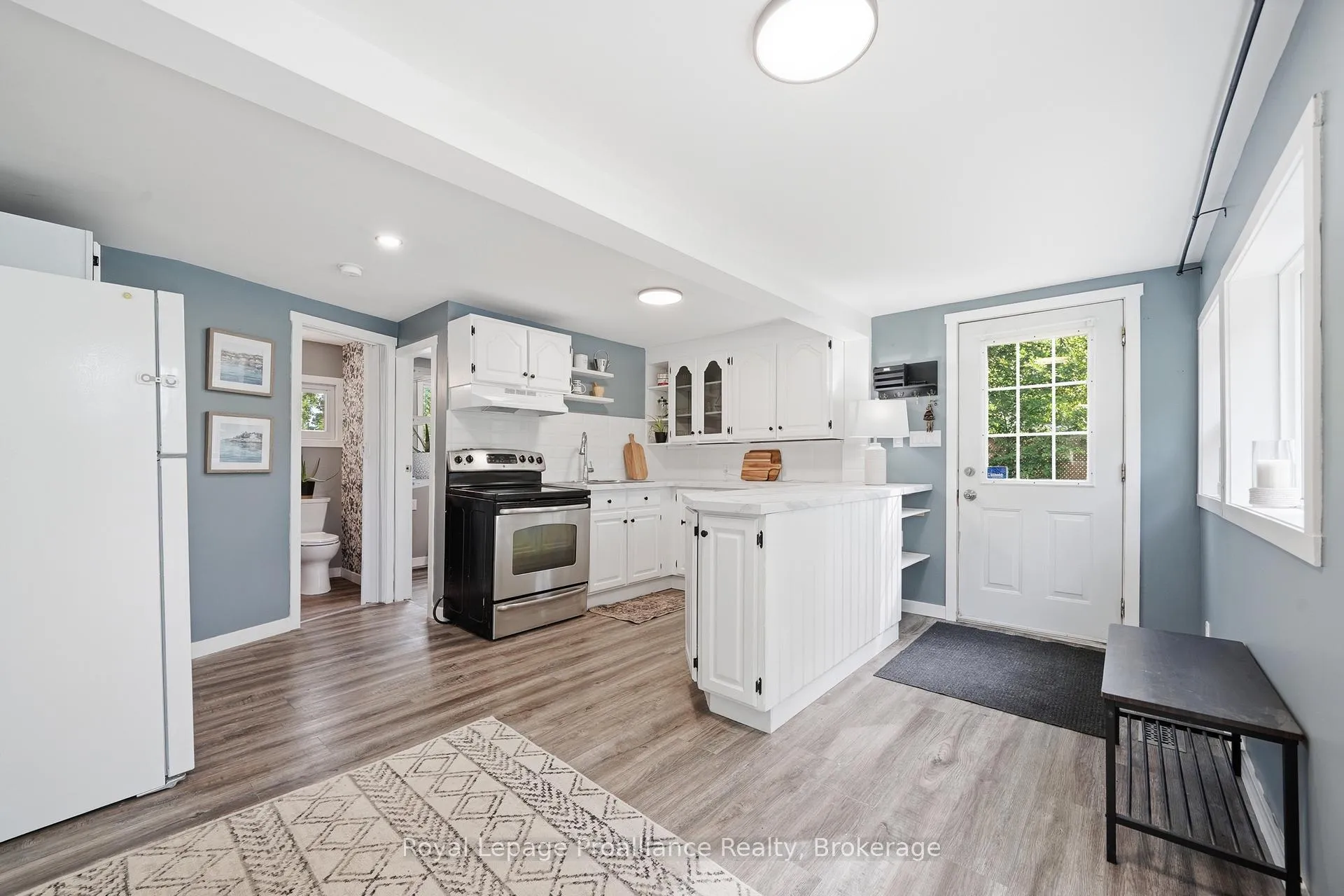Photo 6 of 103 Sanctuary Lane, Belleville, Thurlow Ward — HOMEH