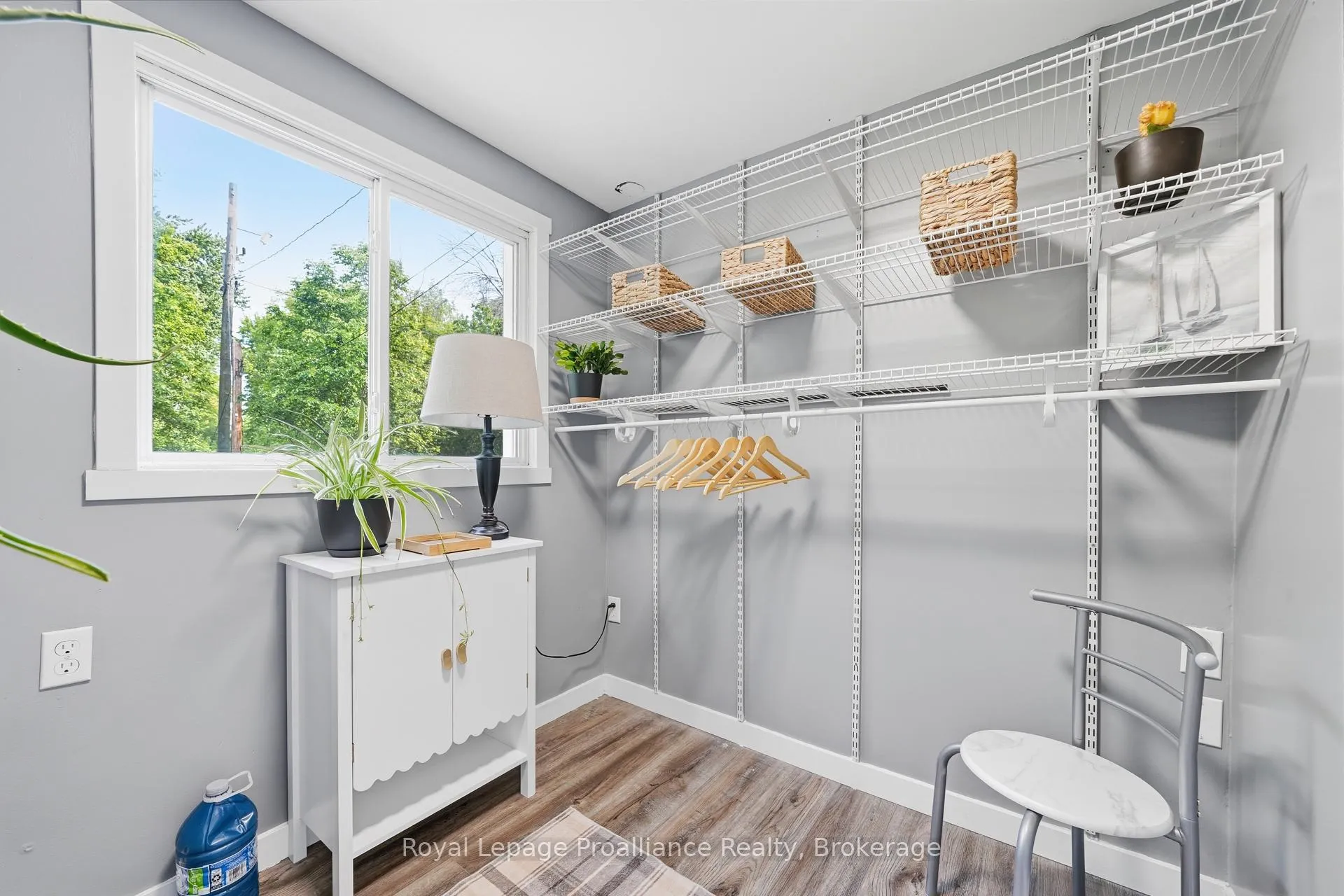 Photo 8 of 103 Sanctuary Lane, Belleville, Thurlow Ward — HOMEH