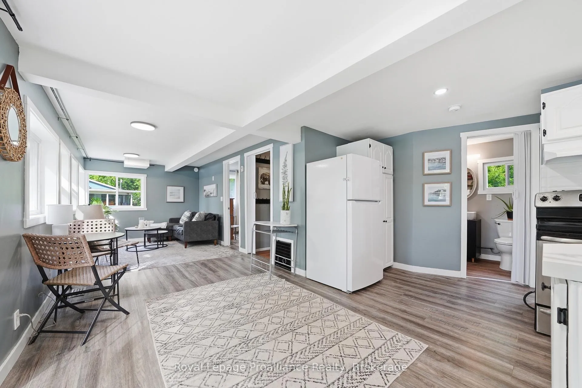Photo 12 of 103 Sanctuary Lane, Belleville, Thurlow Ward — HOMEH