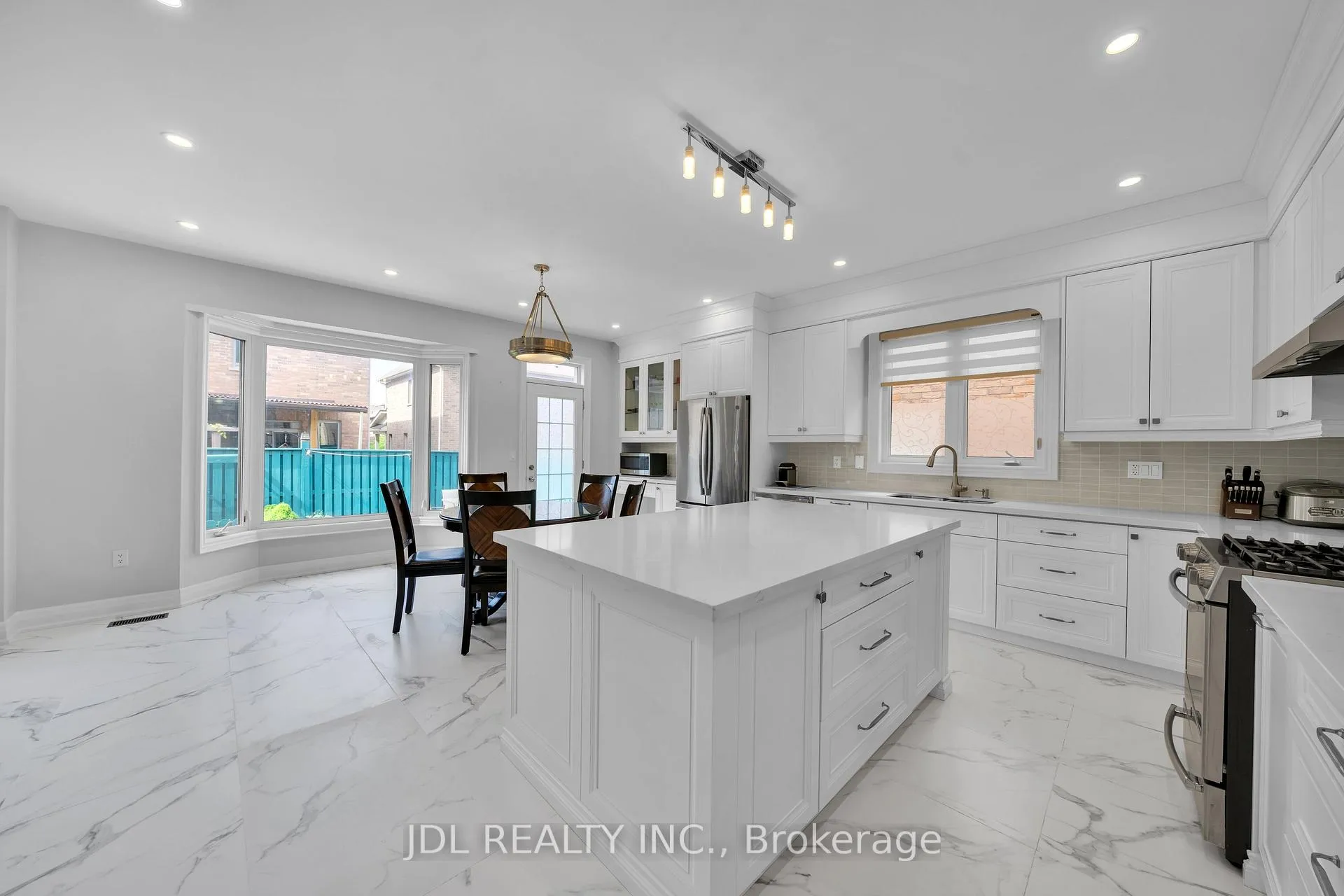 Photo 10 of 20 Thimbleweed Street, Markham, Wismer — HOMEH
