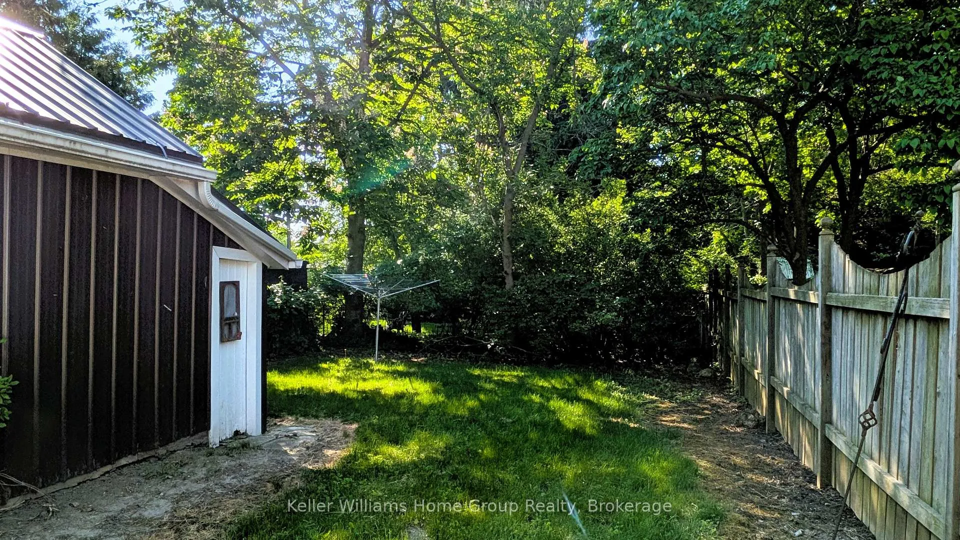 Photo 8 of 18 Powell Street W, Guelph, Exhibition Park — HOMEH