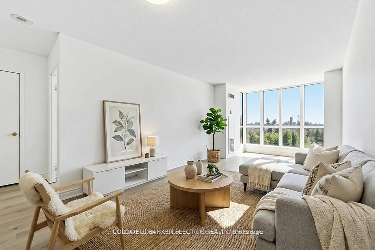 Photo of Unit 815, 2550 Lawrence Avenue E
