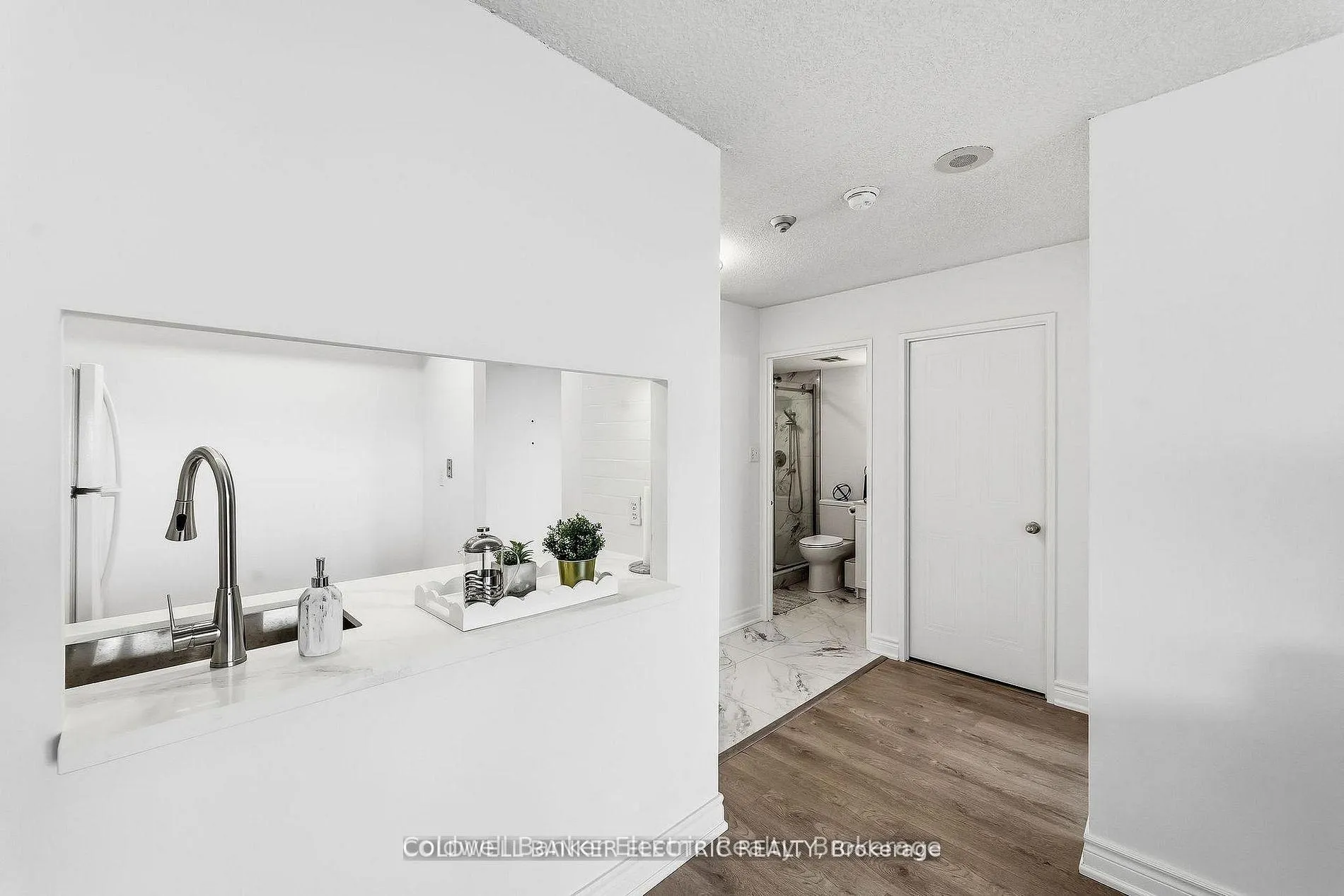 Photo 3 of Unit 815, 2550 Lawrence Avenue E, Scarborough, Dorset Park — HOMEH