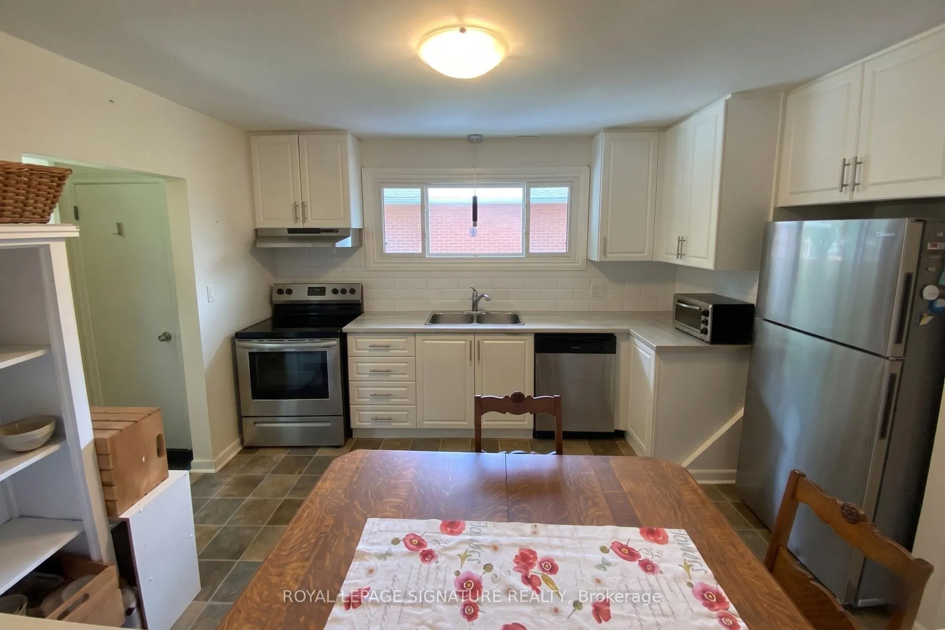 Photo 3 of 46 Warren Avenue, Hamilton, Balfour — HOMEH