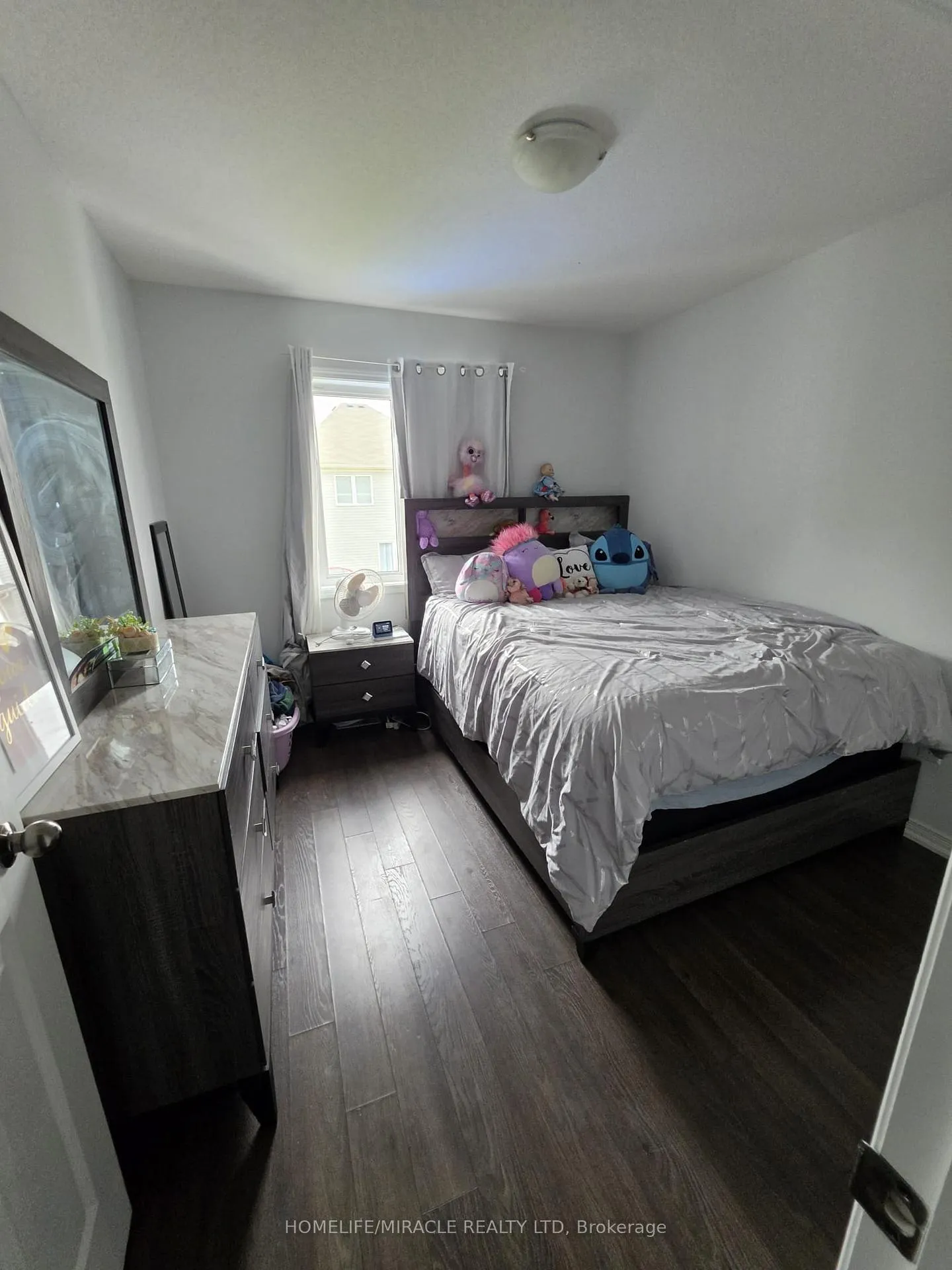 Photo 7 of 8250 Tulip Tree Drive, Niagara Falls, Brown — HOMEH