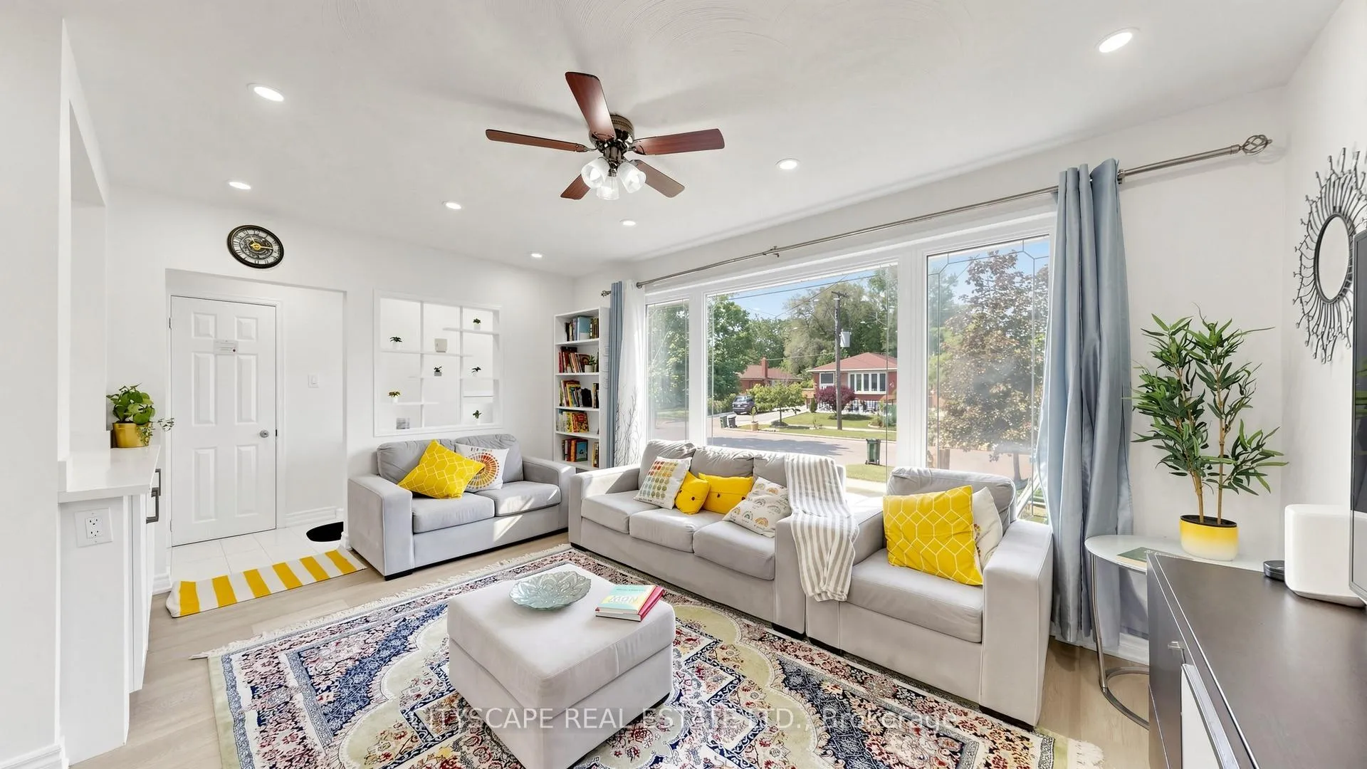 Photo 4 of 15 Barnes Crescent, Scarborough, Woburn — HOMEH