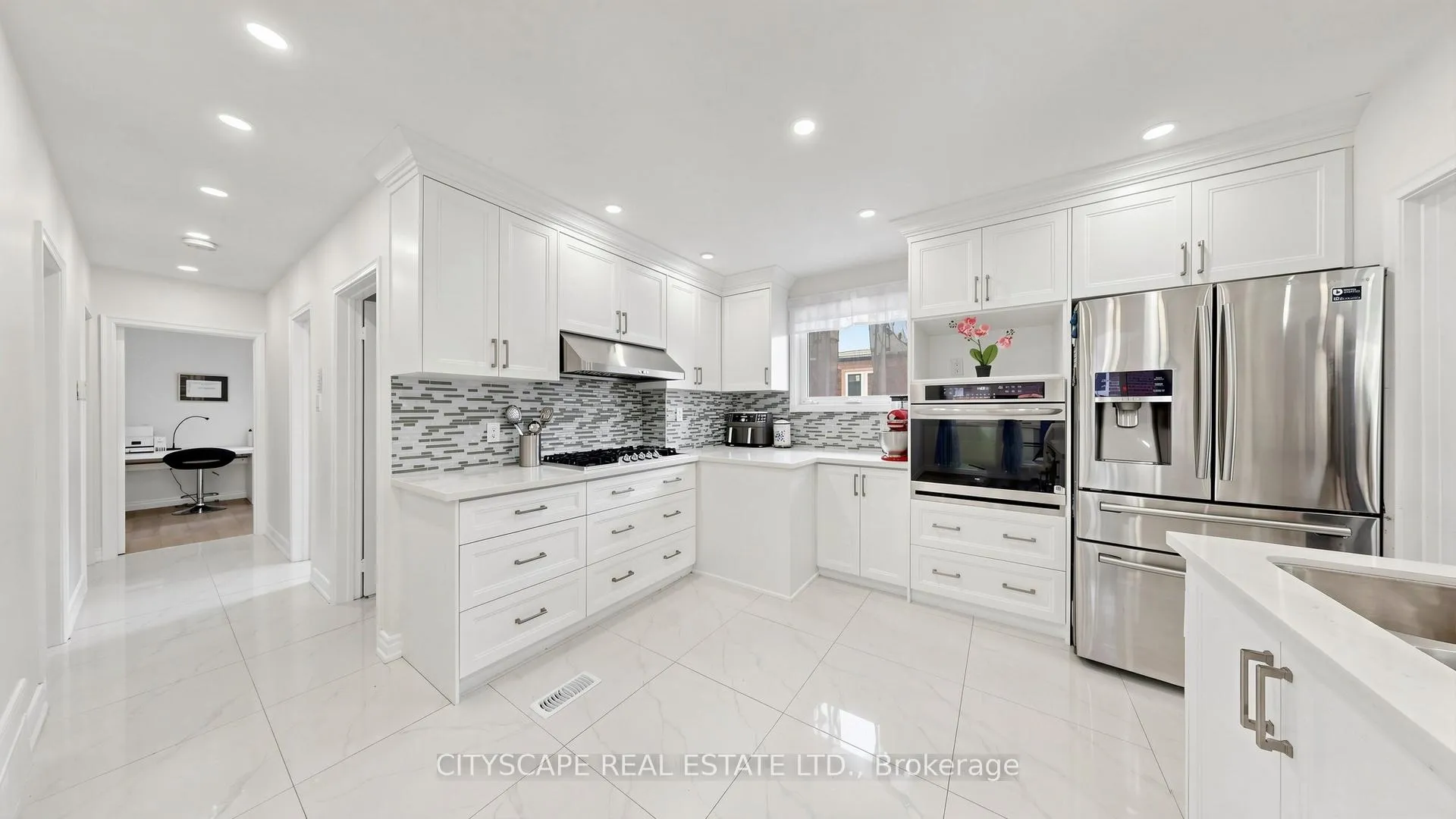 Photo 10 of 15 Barnes Crescent, Scarborough, Woburn — HOMEH