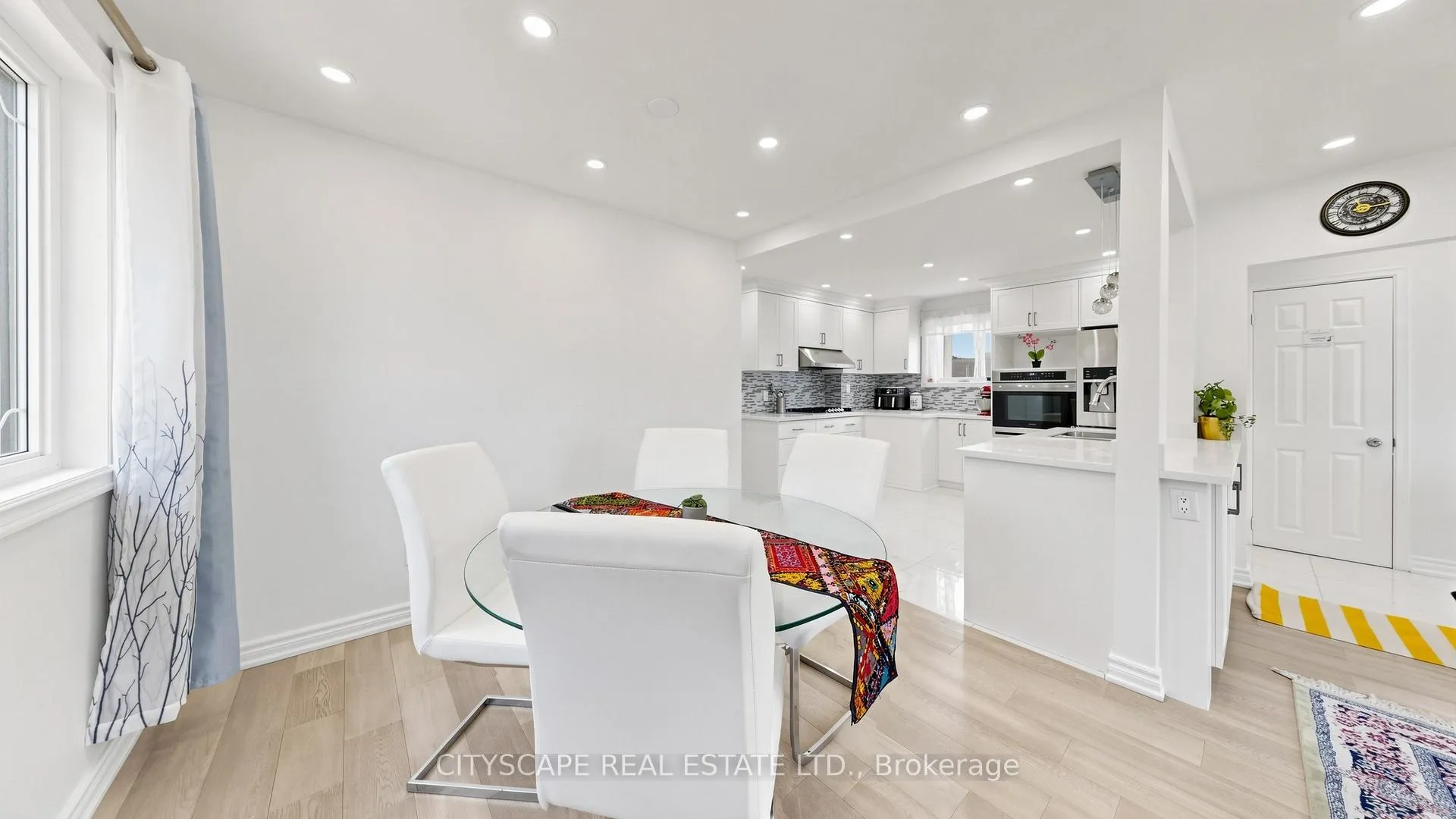 Photo 13 of 15 Barnes Crescent, Scarborough, Woburn — HOMEH