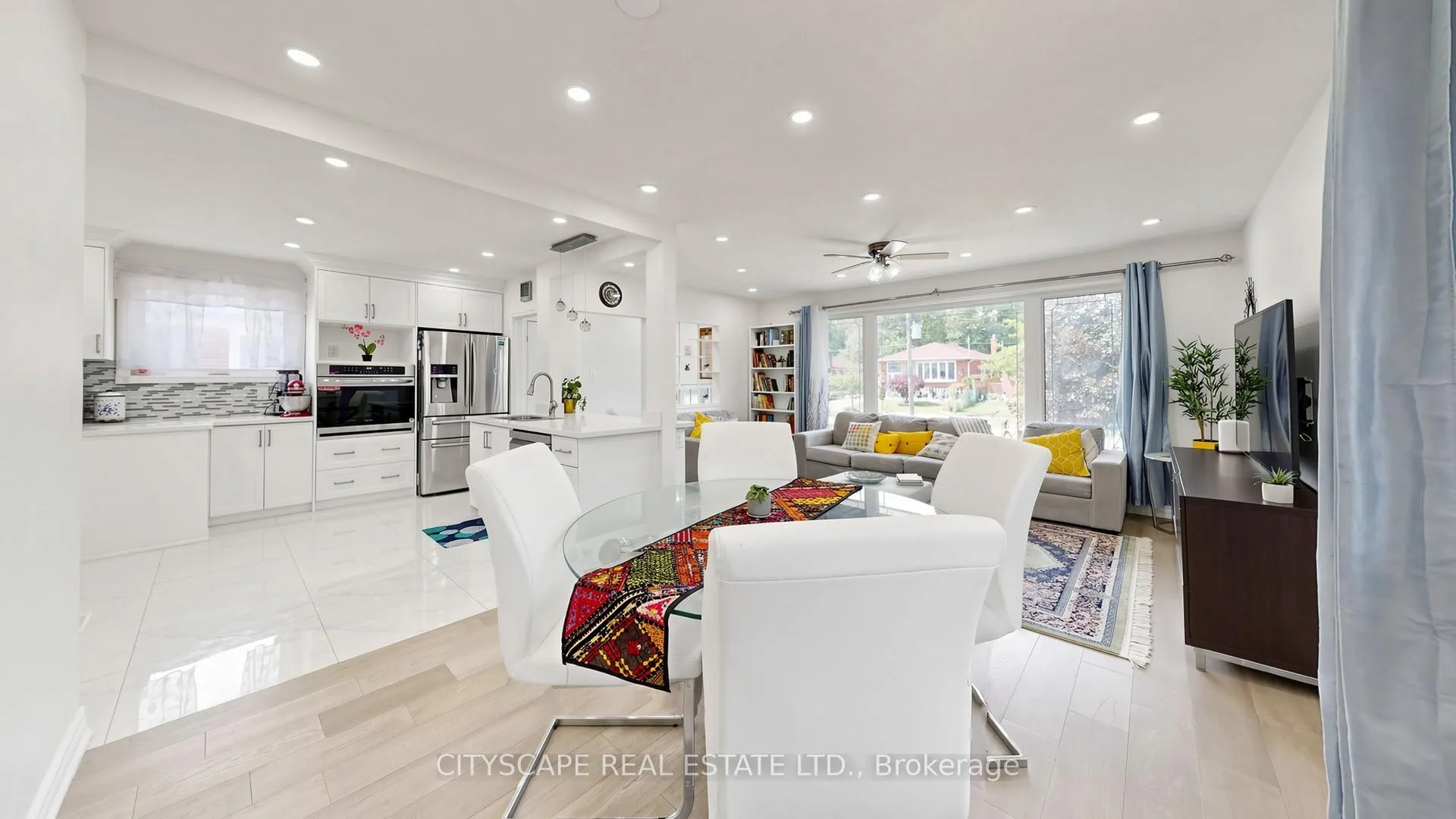 Photo 14 of 15 Barnes Crescent, Scarborough, Woburn — HOMEH
