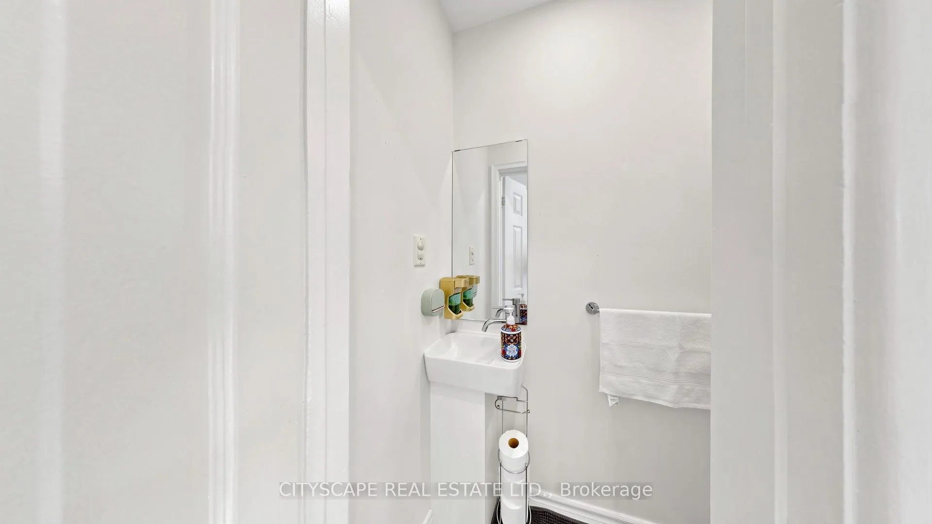 Photo 24 of 15 Barnes Crescent, Scarborough, Woburn — HOMEH