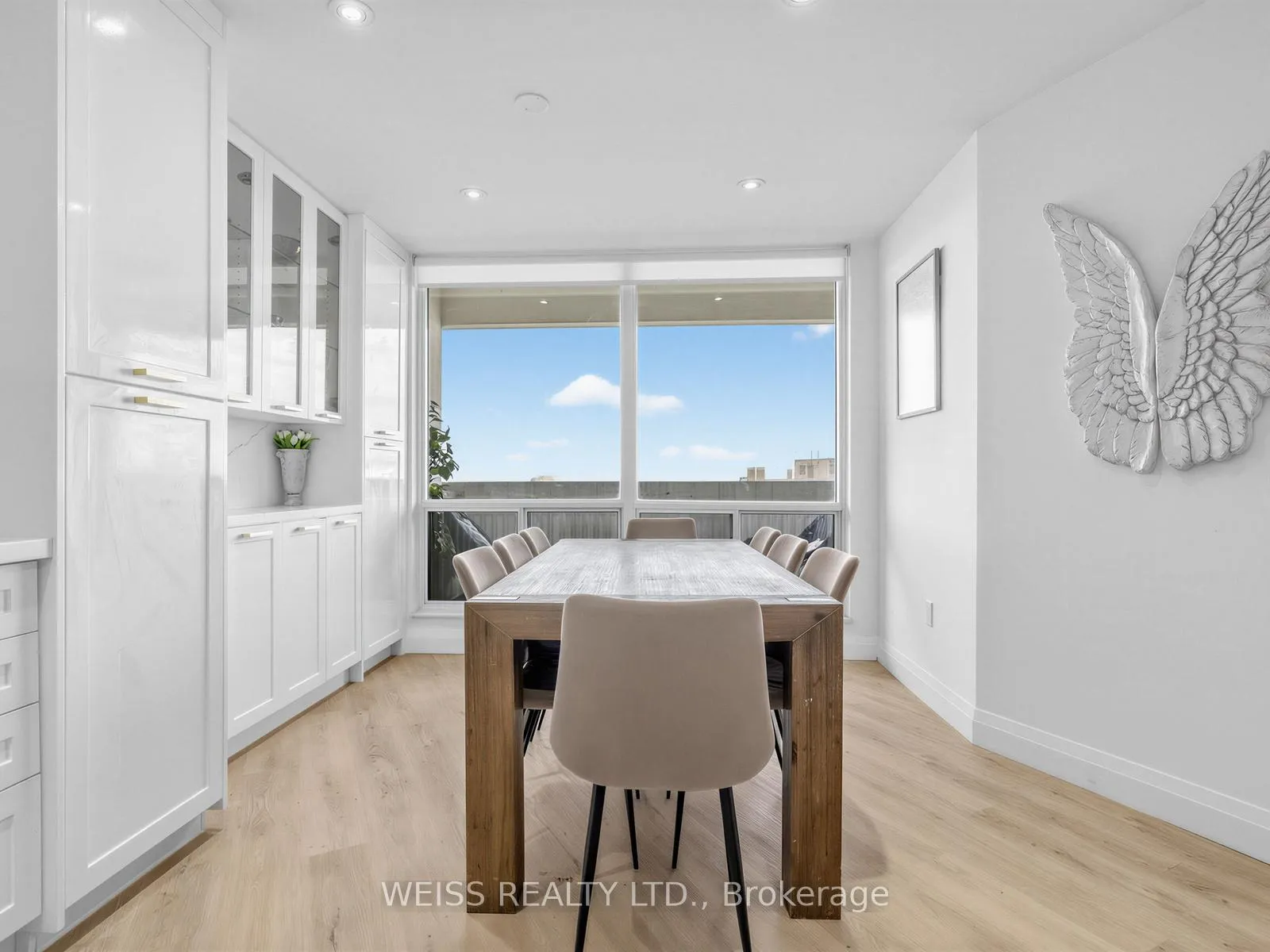 Photo 11 of Unit 1405, 150 Neptune Drive, Toronto, Englemount-Lawrence — HOMEH