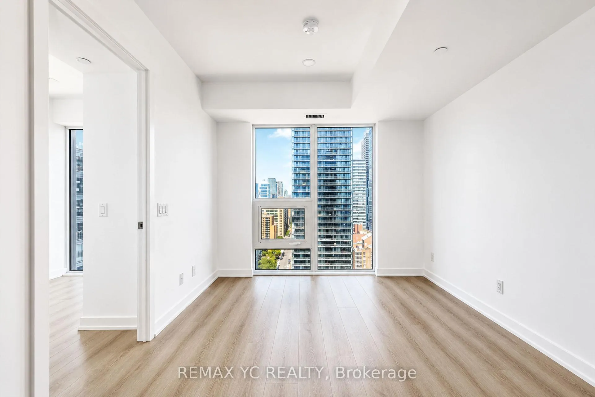 Photo 6 of Unit 2515, 100 Queen Street E, Toronto, Church-Yonge Corridor — HOMEH