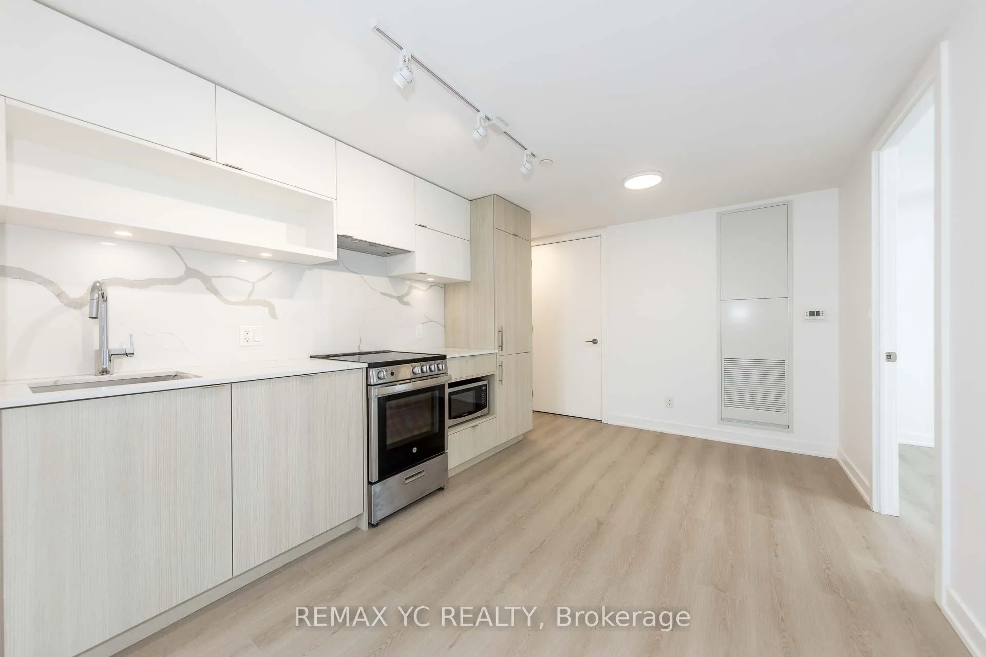 Photo 9 of Unit 2515, 100 Queen Street E, Toronto, Church-Yonge Corridor — HOMEH
