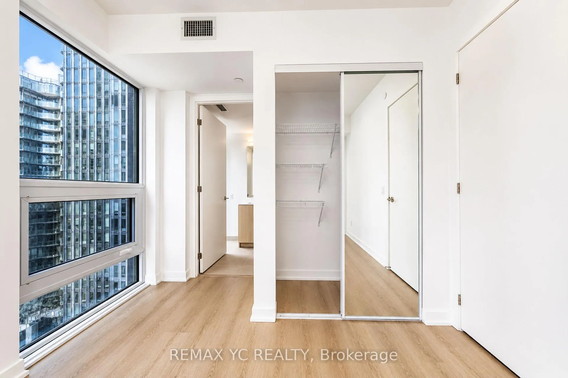 Photo 14 of Unit 2515, 100 Queen Street E, Toronto, Church-Yonge Corridor — HOMEH