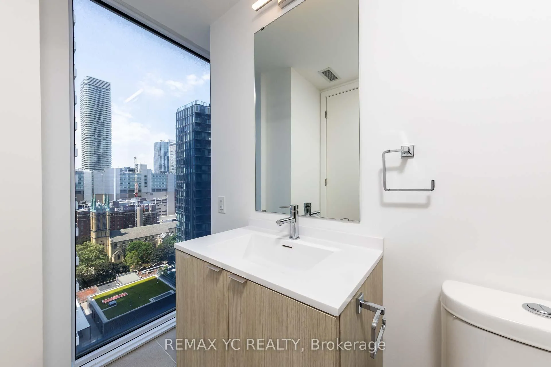 Photo 16 of Unit 2515, 100 Queen Street E, Toronto, Church-Yonge Corridor — HOMEH
